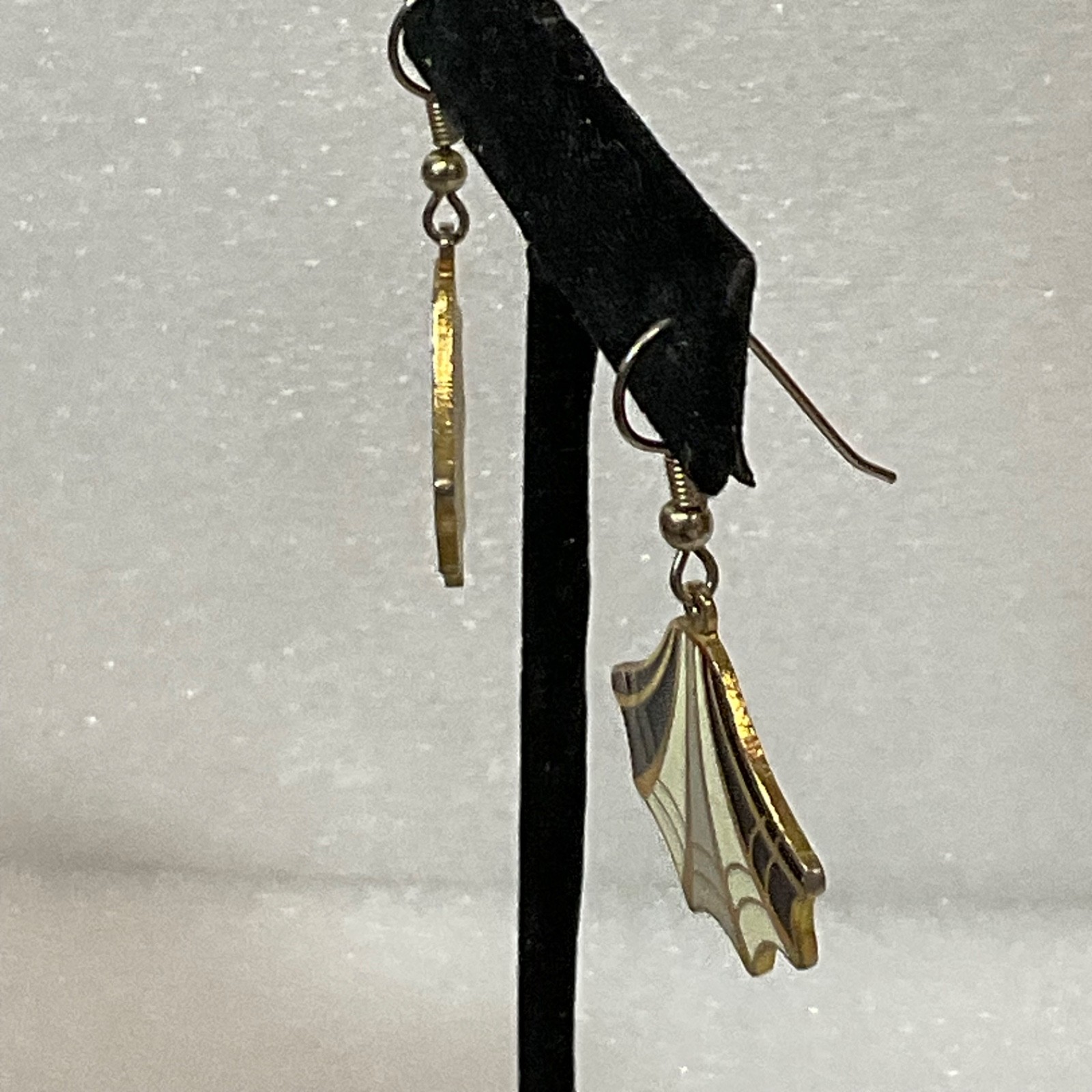 Vintage Web Gold Tone Cloisonné Earrings Black White Enamel Fan Shape Dangle - Image 6
