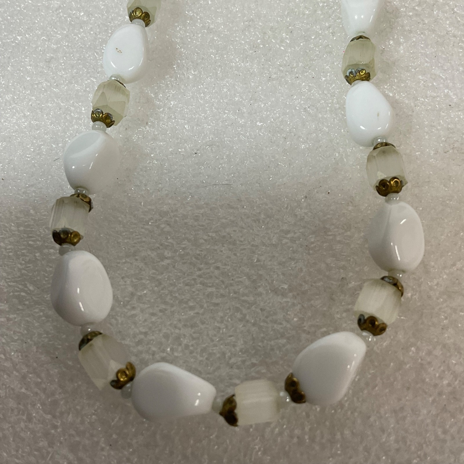 Vintage 26" White Glass Bead Necklace Faceted Lucite & Brass Spacers Handmade - Image 4