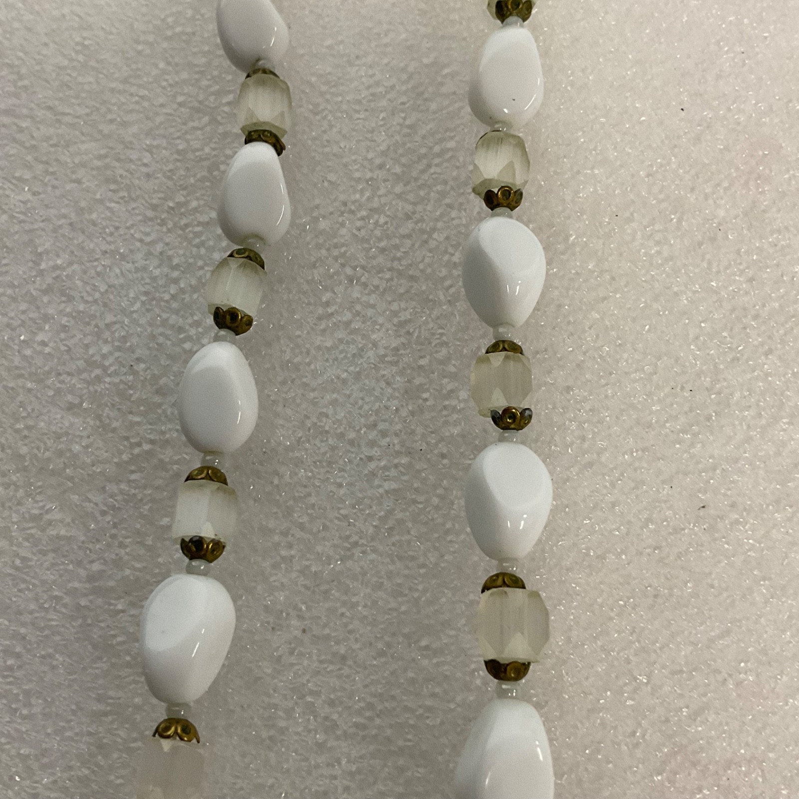 Vintage 26" White Glass Bead Necklace Faceted Lucite & Brass Spacers Handmade - Image 7