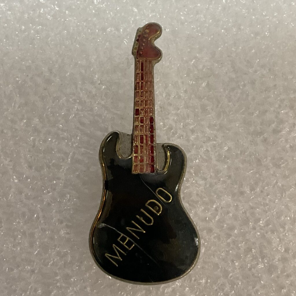 Menudo Black & Red Vintage Enamel Metal 1.5” Pin Pinback GnuCollectibles - Image 1