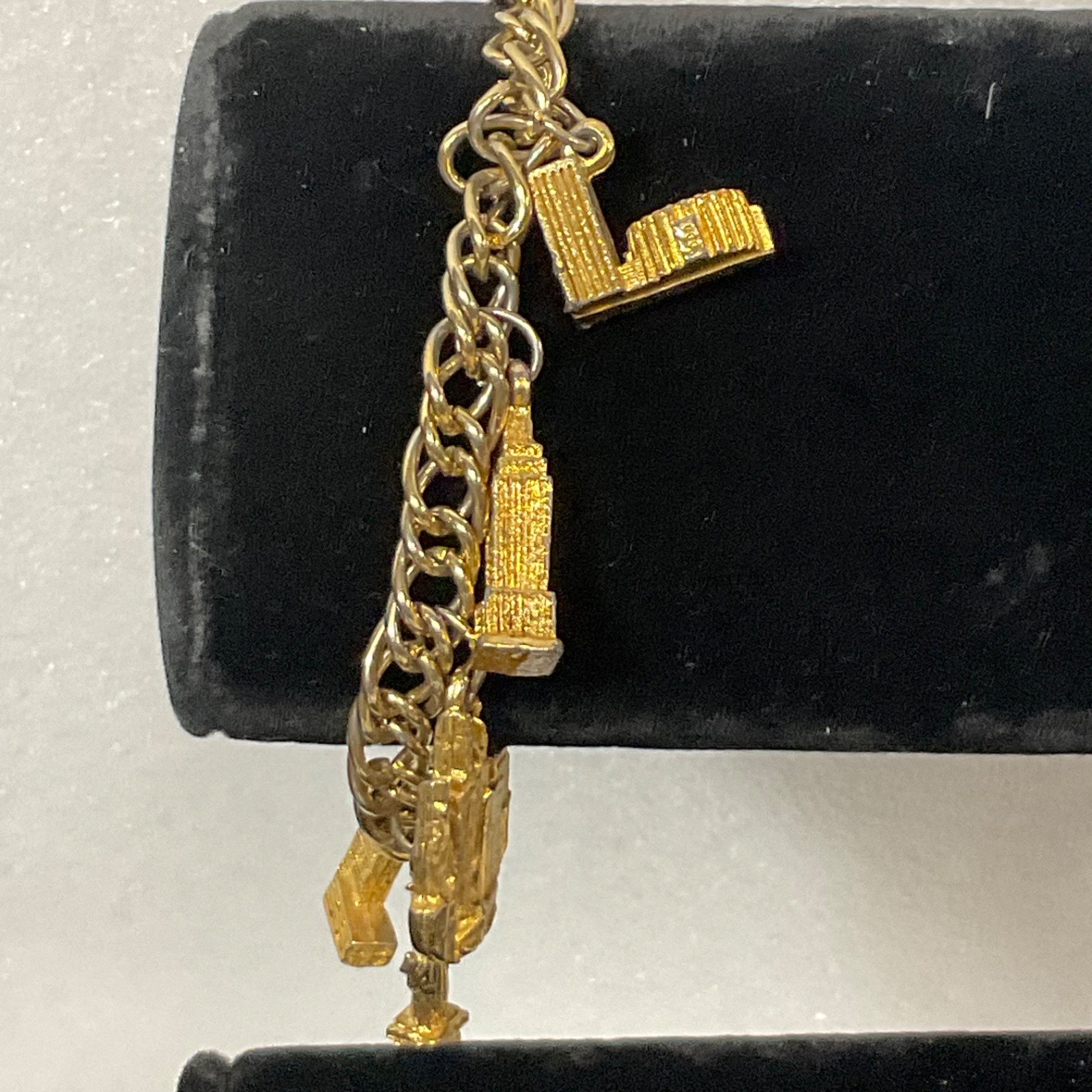 Vintage NYC Gold Tone Charm Bracelet Statue Liberty Empire State Building 7" - Image 11