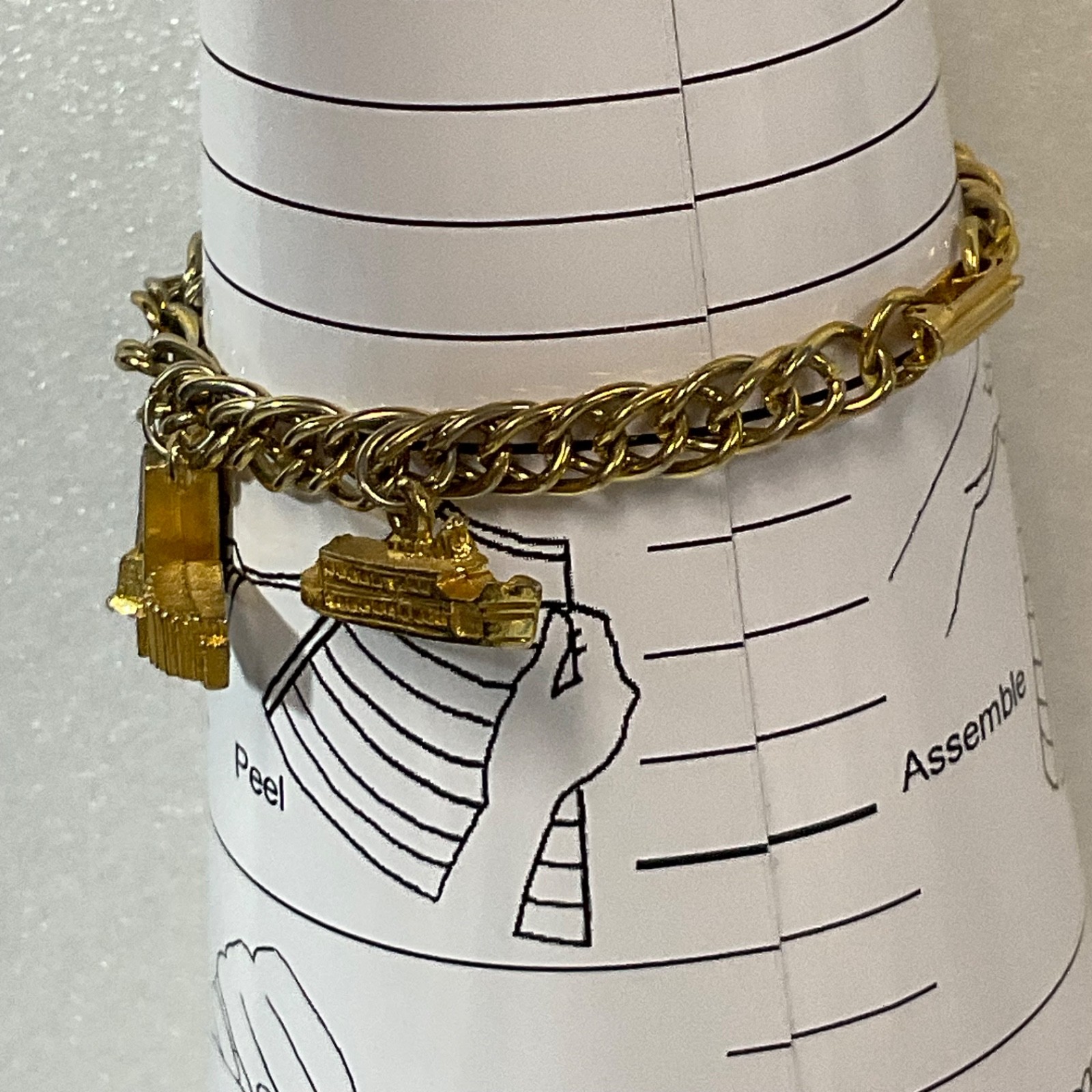 Vintage NYC Gold Tone Charm Bracelet Statue Liberty Empire State Building 7" - Image 14