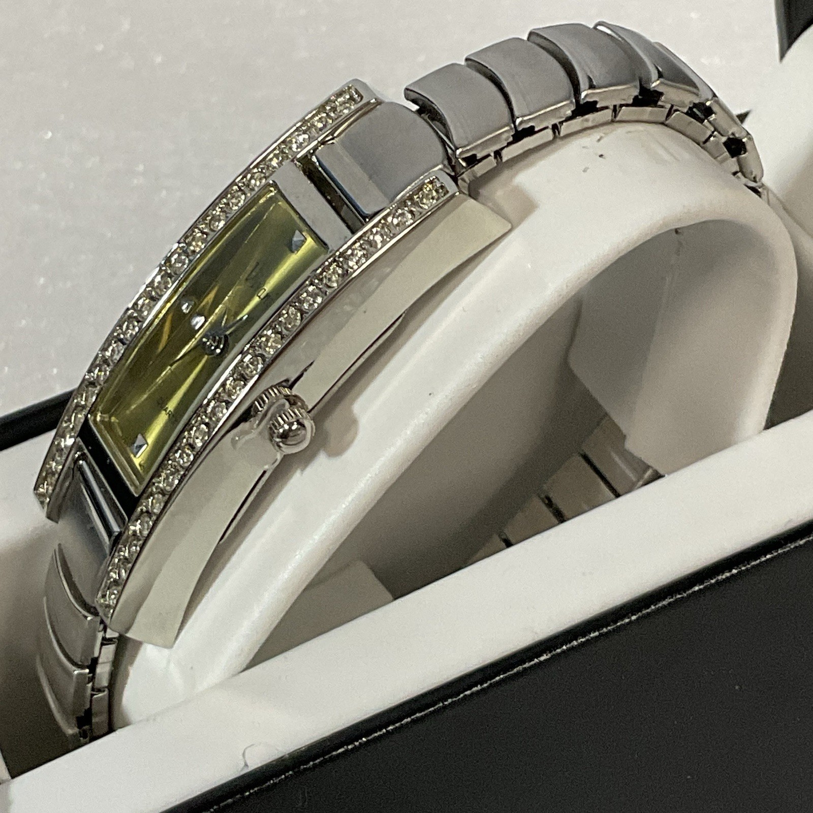 Vivian Ladies Watch Silver Tone Stretch Stainless Band GnuFashion Needs Battery - Image 4