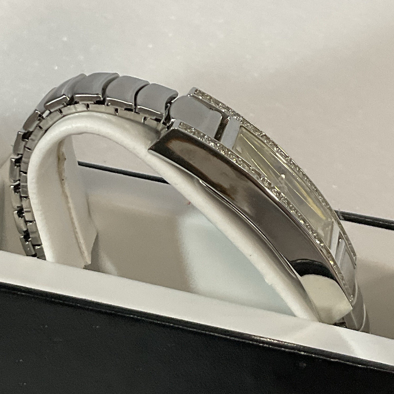 Vivian Ladies Watch Silver Tone Stretch Stainless Band GnuFashion Needs Battery - Image 3