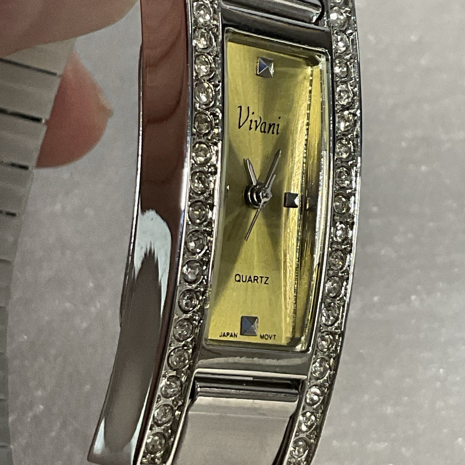 Vivian Ladies Watch Silver Tone Stretch Stainless Band GnuFashion Needs Battery - Image 13