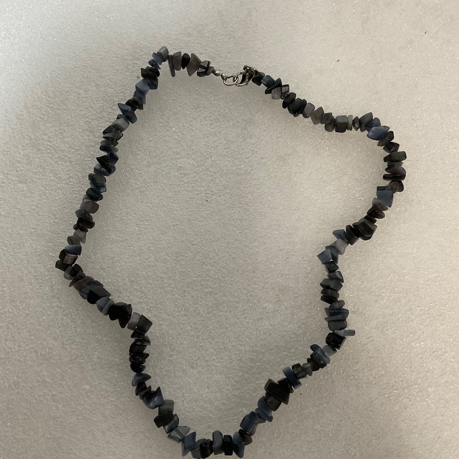 16in Black & Gray Agate Chip Bead Necklace 31.36g Polished Gemstone Jewelry - Image 3