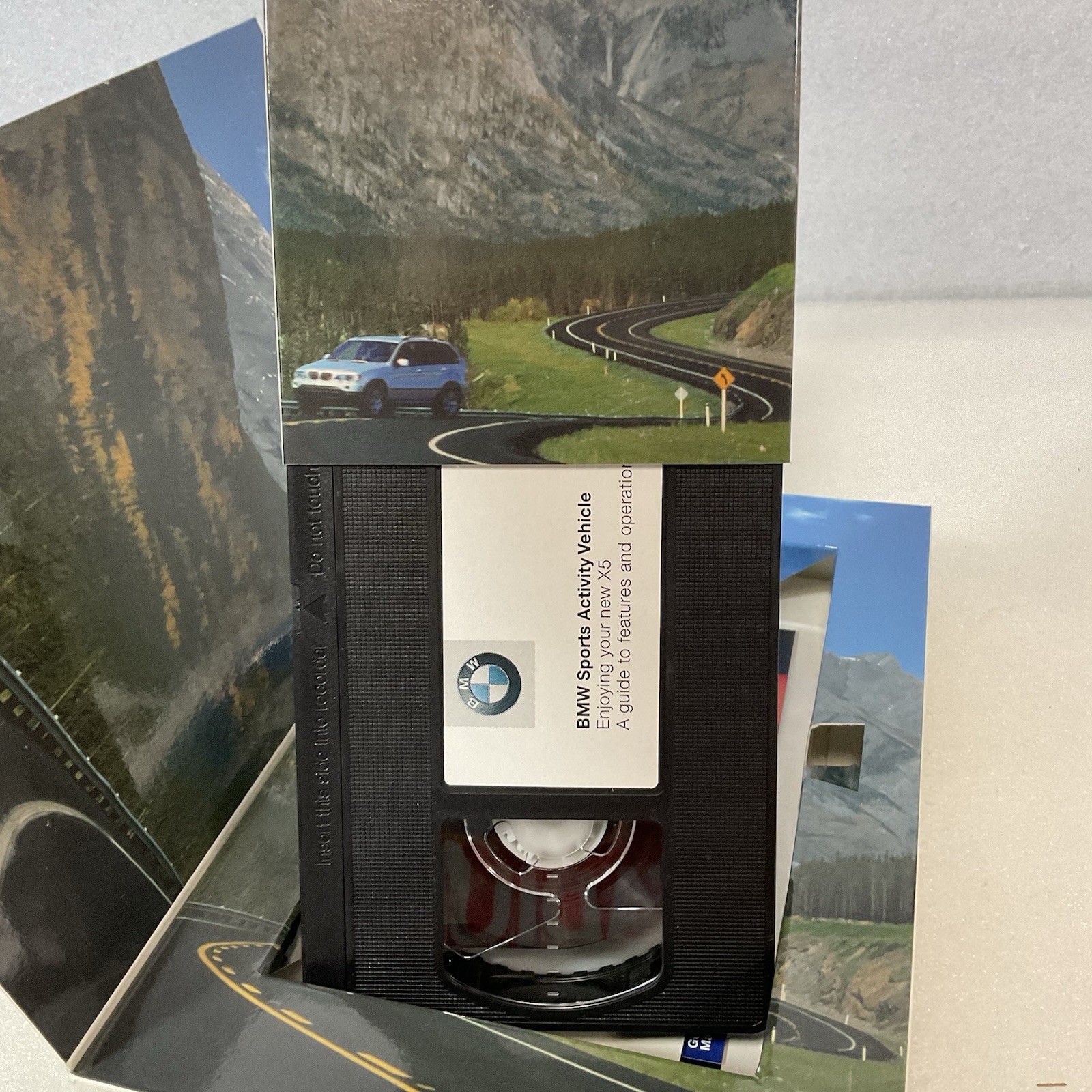 BMW X5 VHS Owner Video & Quick Reference Guide Sports Activity Vehicle - Image 11