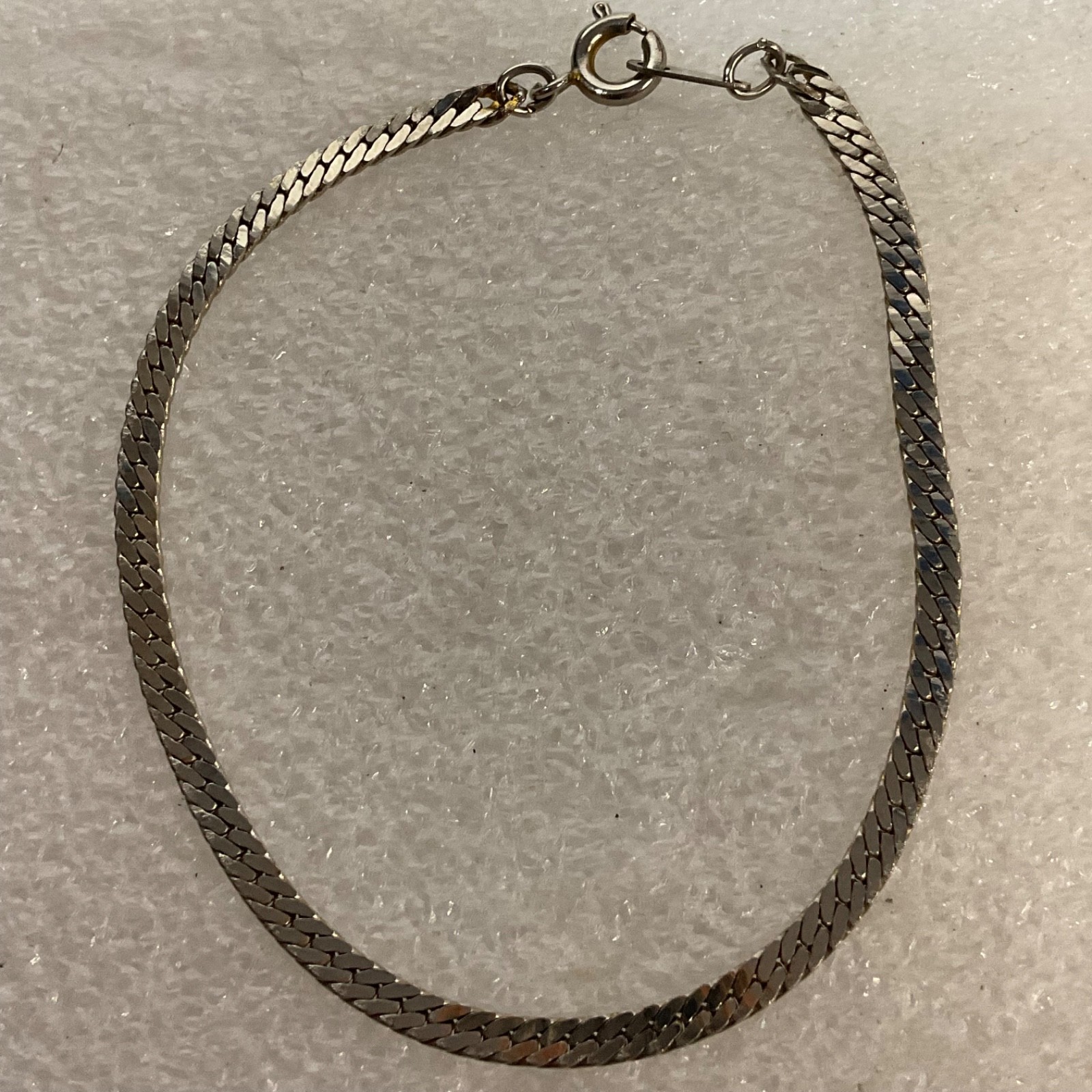 Vintage 7" Silver Tone Herringbone Bracelet Flat Chain Korea Marked 2.7g - Image 2