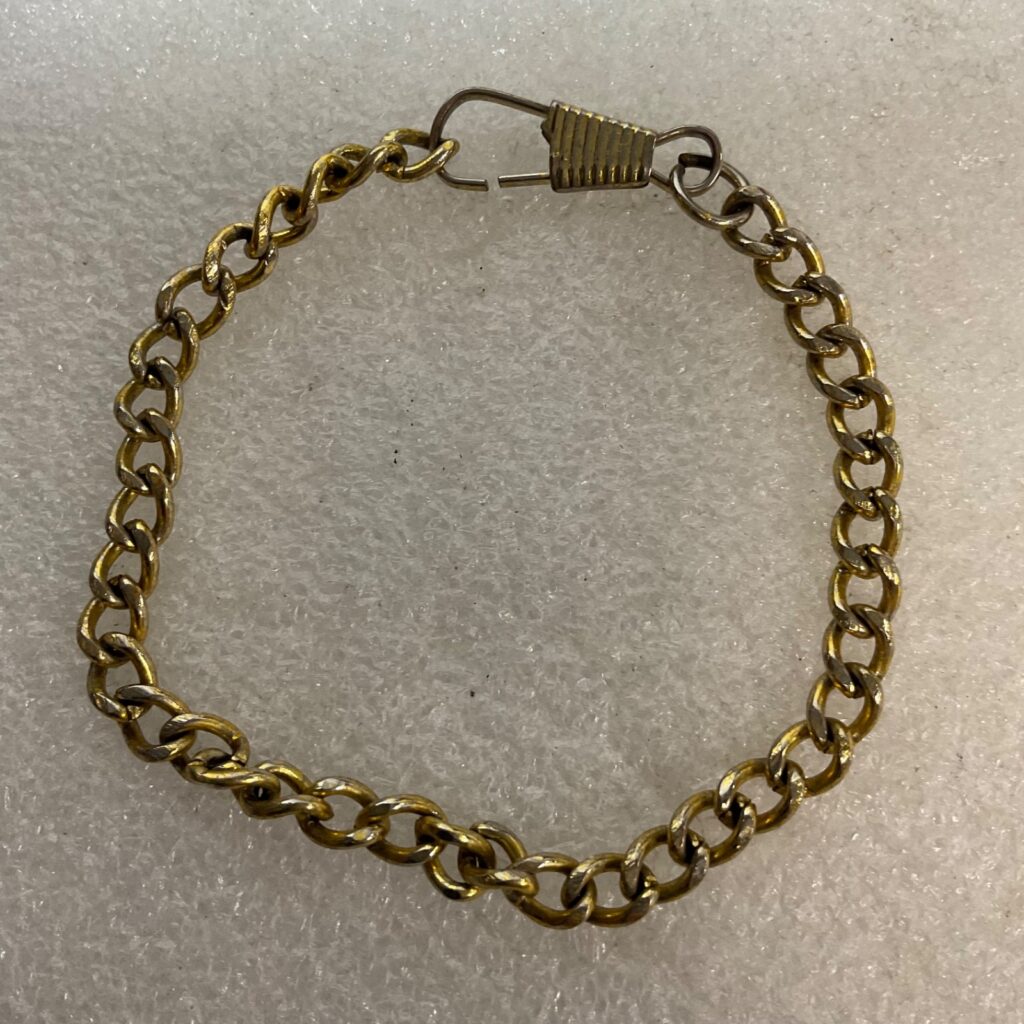 Vintage Gold Tone Curb Chain Bracelet 7.5" Safety Clasp 9.15g Unisex Jewelry - Image 1