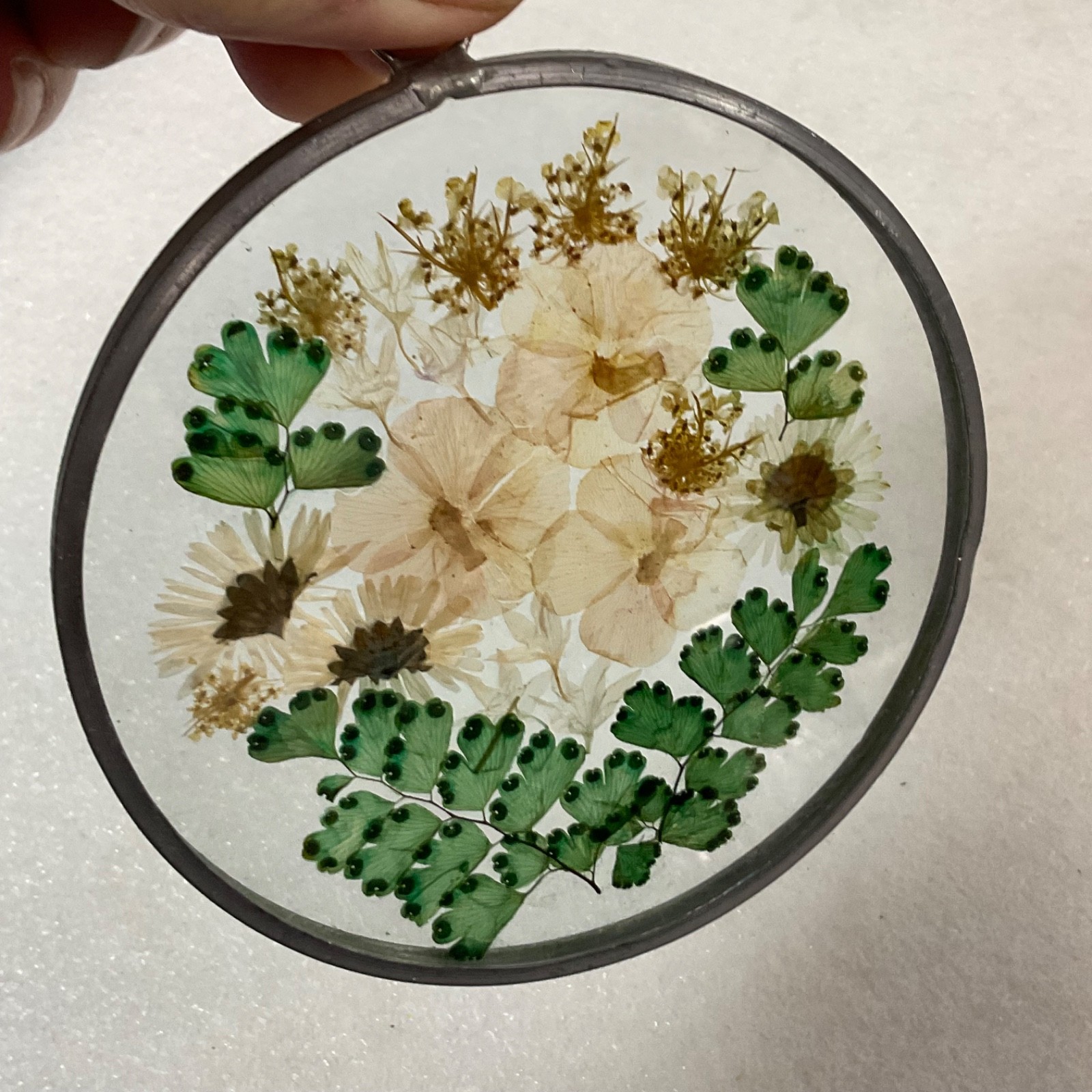 Pressed Flower Glass Suncatcher 4in Round Hanging Botanical Decor - Image 3