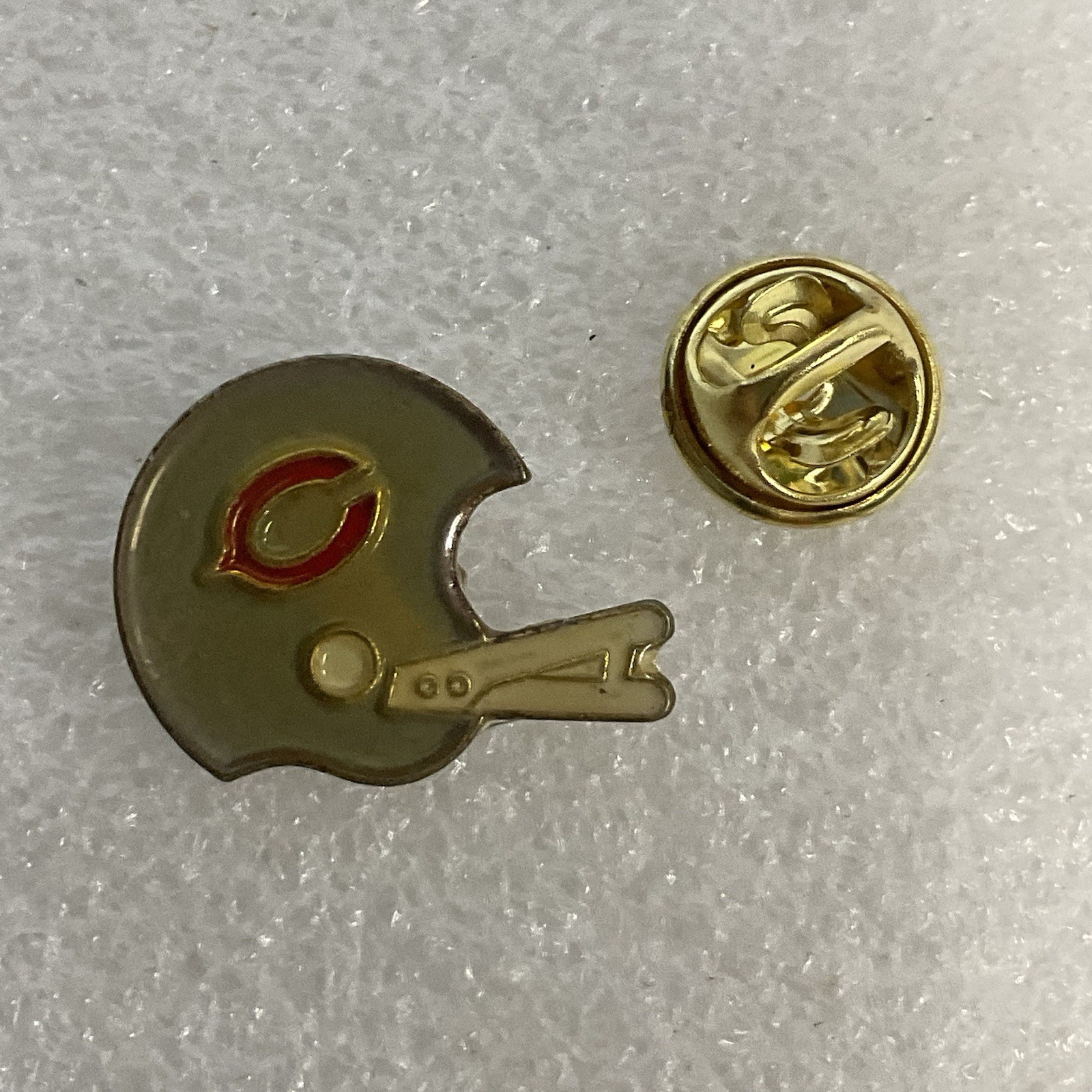 Chicago Bears Vintage Helmet Pin 1960s 1970s NFL Football Collectible Souvenir - Image 4