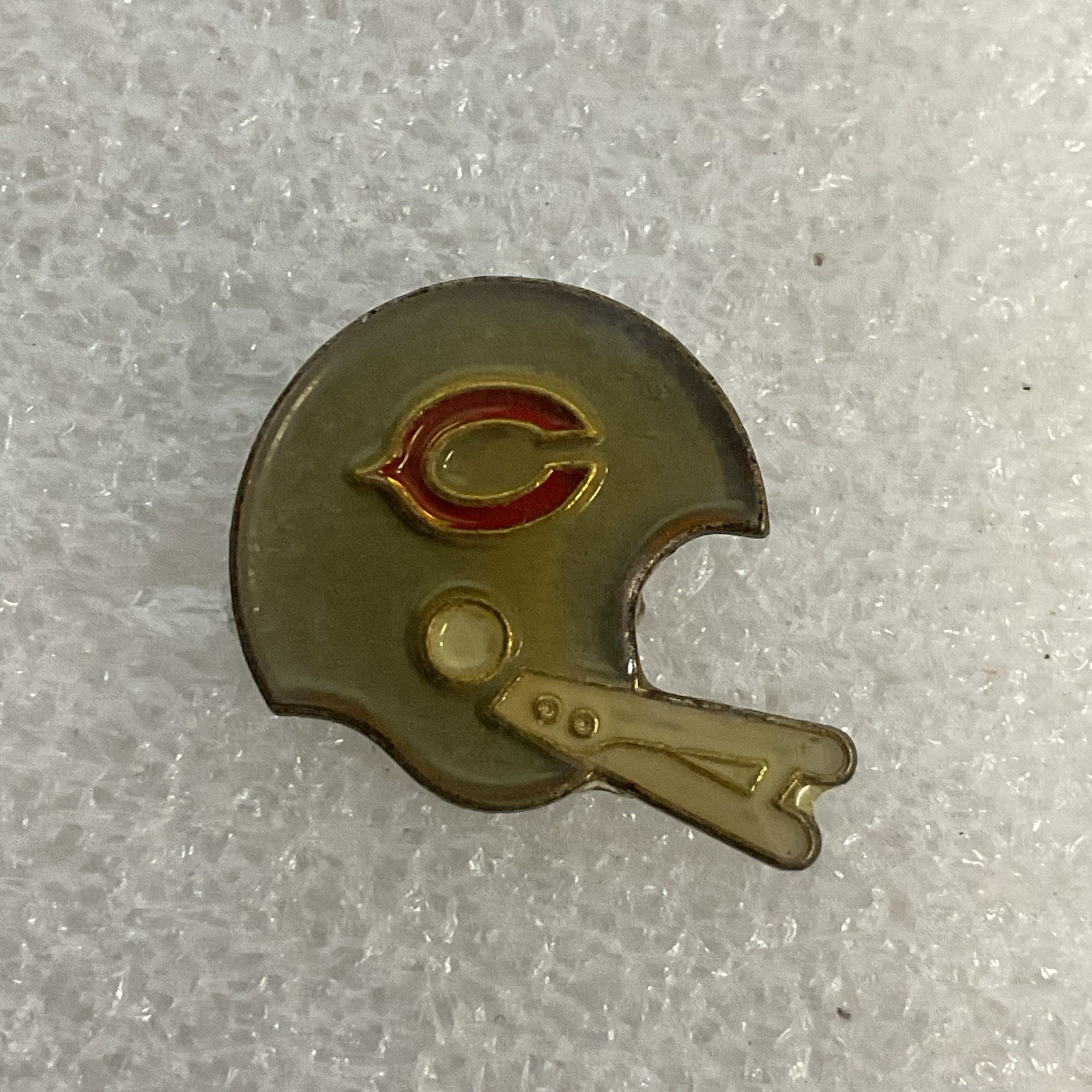 Chicago Bears Vintage Helmet Pin 1960s 1970s NFL Football Collectible Souvenir - Image 1