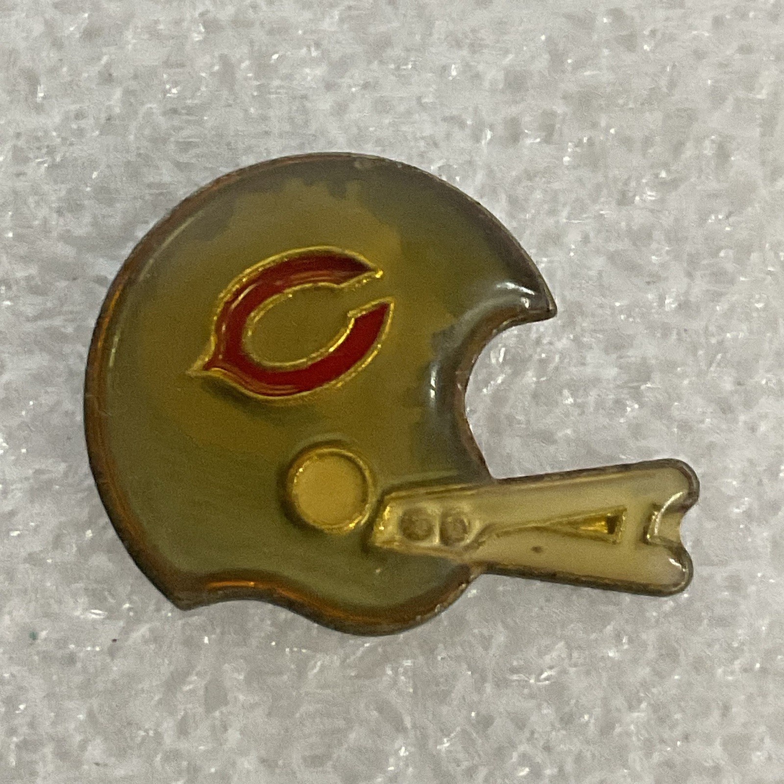 VTG Chicago Bears NFL Football Helmet Lapel Pin Badge Collectible Memorabilia - Image 2