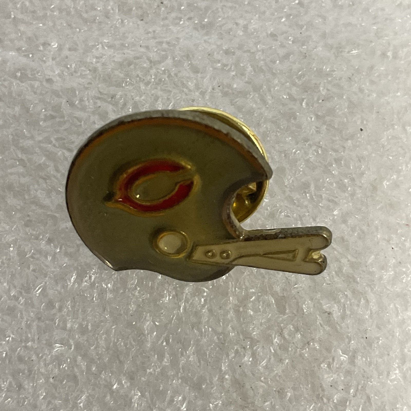 Chicago Bears Vintage Helmet Pin 1960s 1970s NFL Football Collectible Souvenir - Image 6