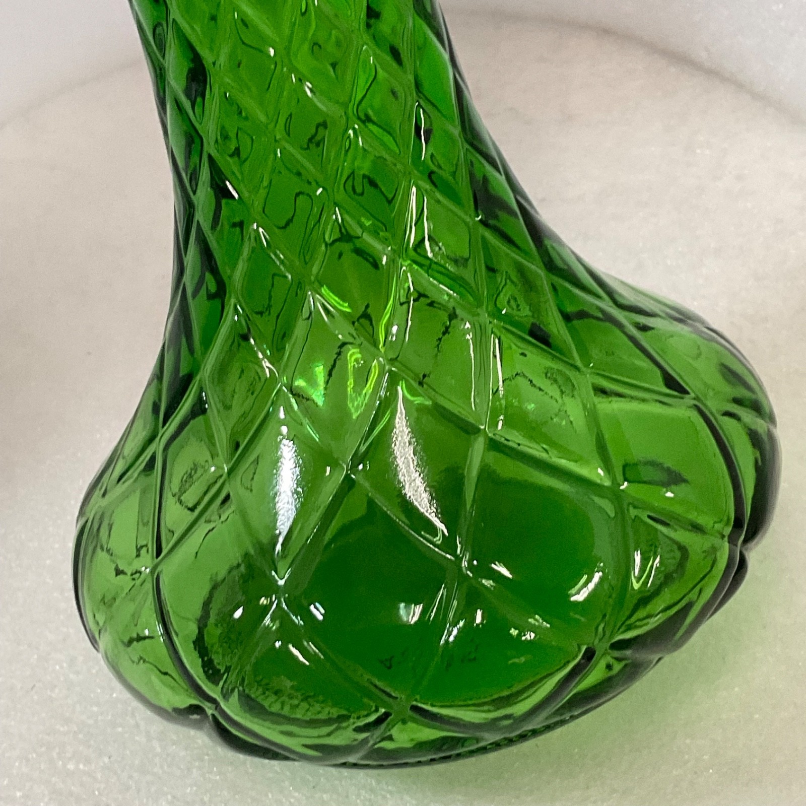 Green Glass Diamond Quilted Pattern Bud Vase 9in Numbered 4095 - Image 8