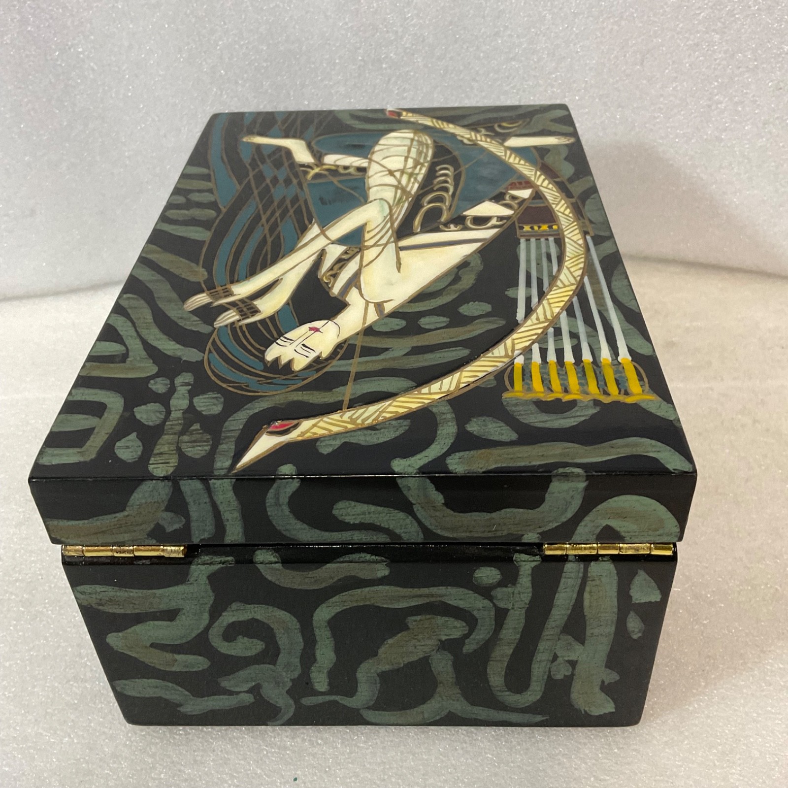 Painted Lacquer Jewelry Trinket Box Chinese Style Huntress Archer 9x6x4 in - Image 4