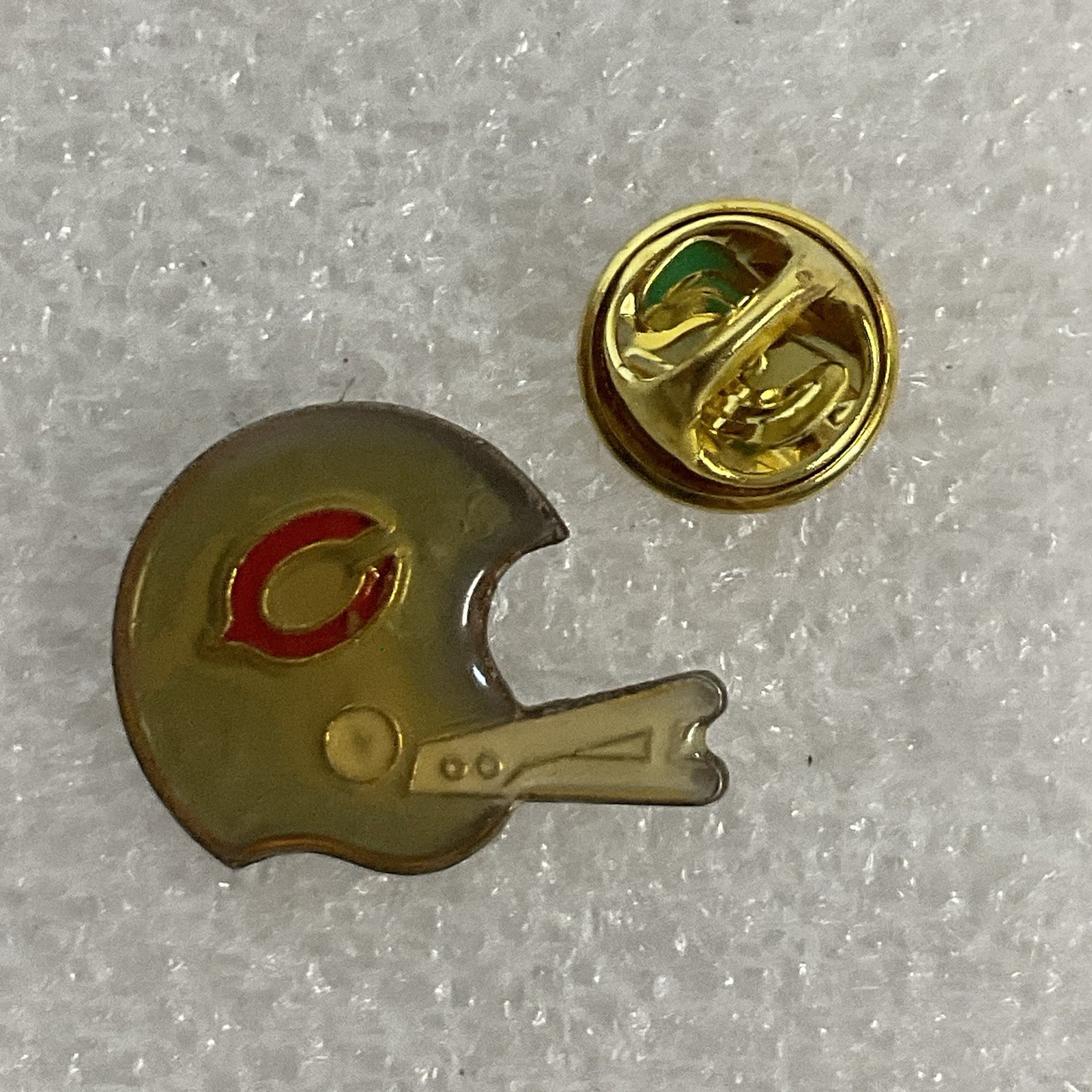 VTG Chicago Bears NFL Football Helmet Pin Gold Red Enamel Lapel Collectible - Image 4