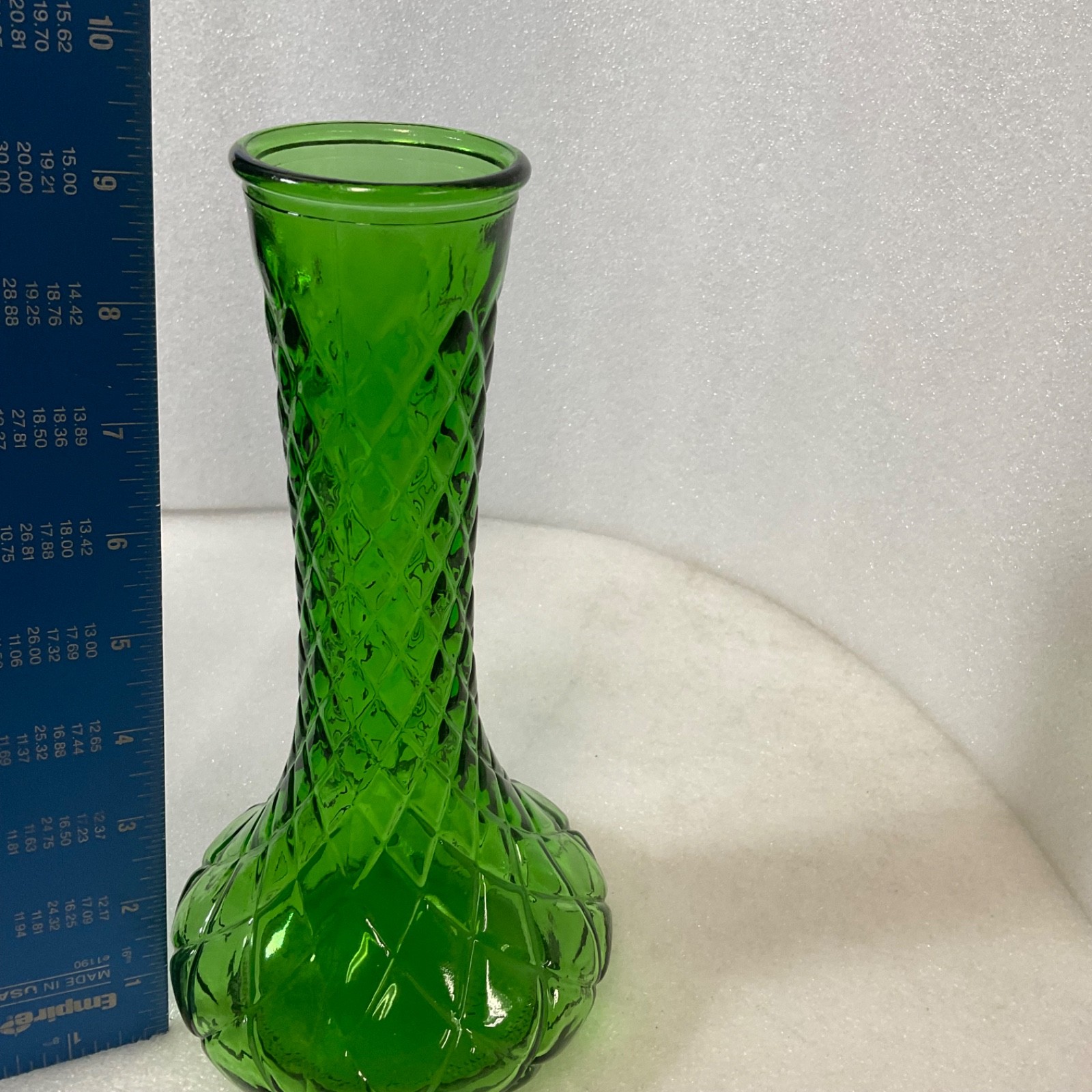 Green Glass Diamond Quilted Pattern Bud Vase 9in Numbered 4095 - Image 12