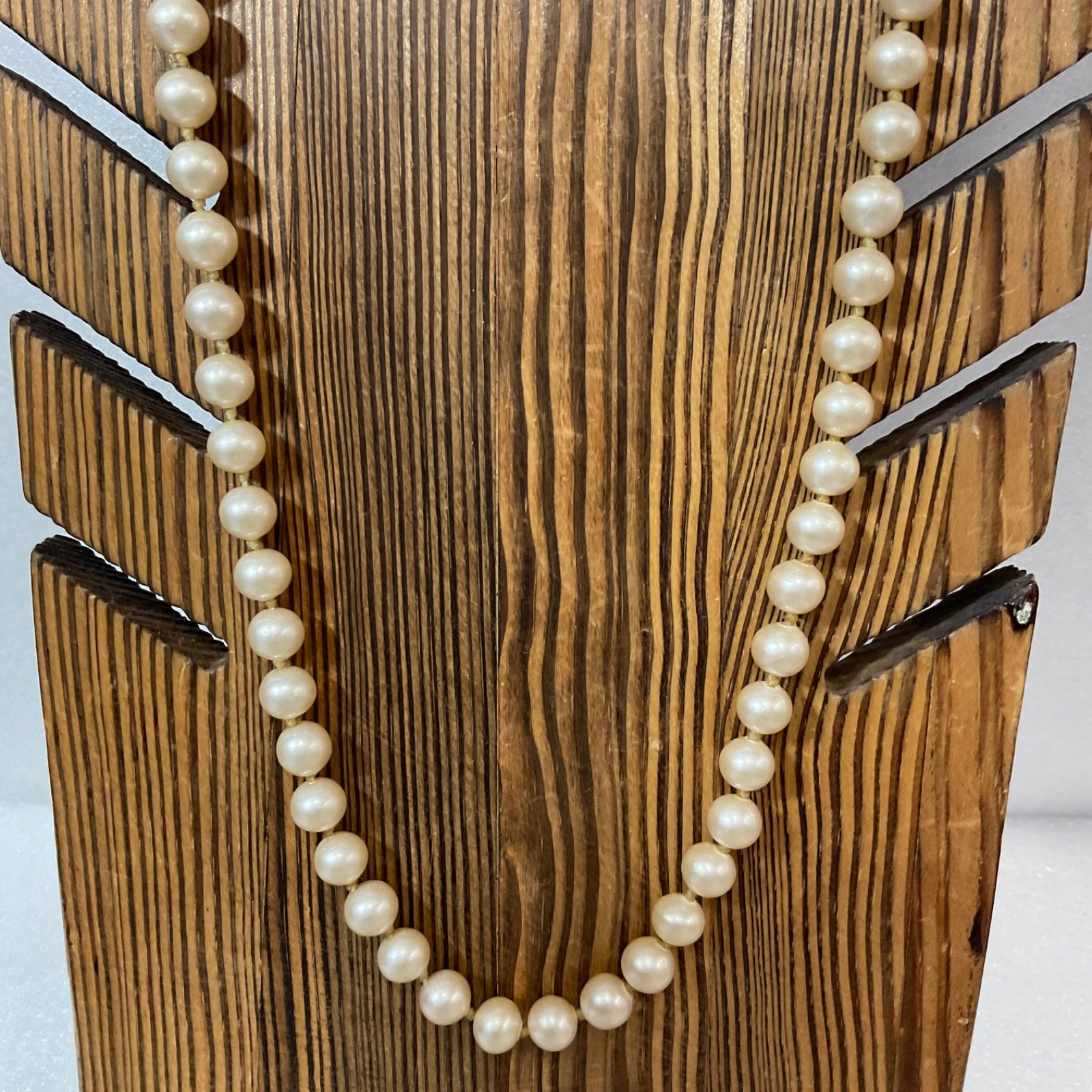 Vintage 24" Faux Pearl Necklace Gold Tone Filigree Clasp 61.9g Elegant - Image 2