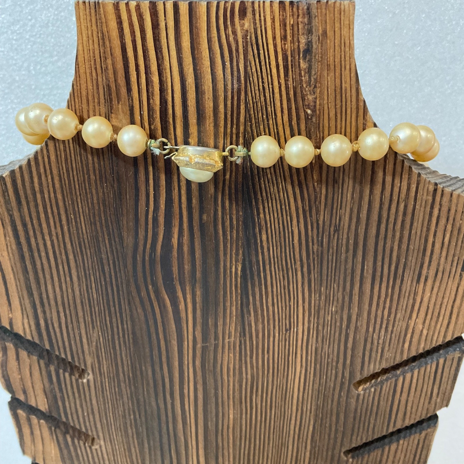 Vintage 24" Faux Pearl Necklace Gold Tone Filigree Clasp 61.9g Elegant - Image 4
