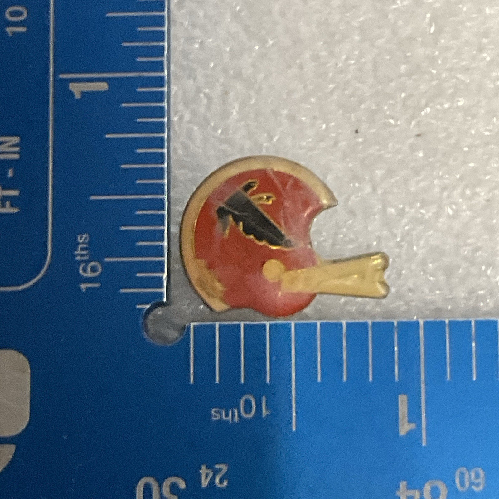 Vintage Atlanta Falcons NFL Football Helmet Pin Rare Collectible 1960s-70s - Image 4