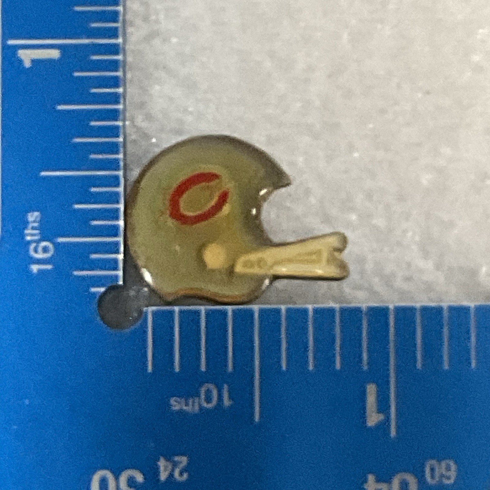 Vintage Chicago Bears NFL Football Helmet Lapel Pin Pinback Collectible VTG - Image 8