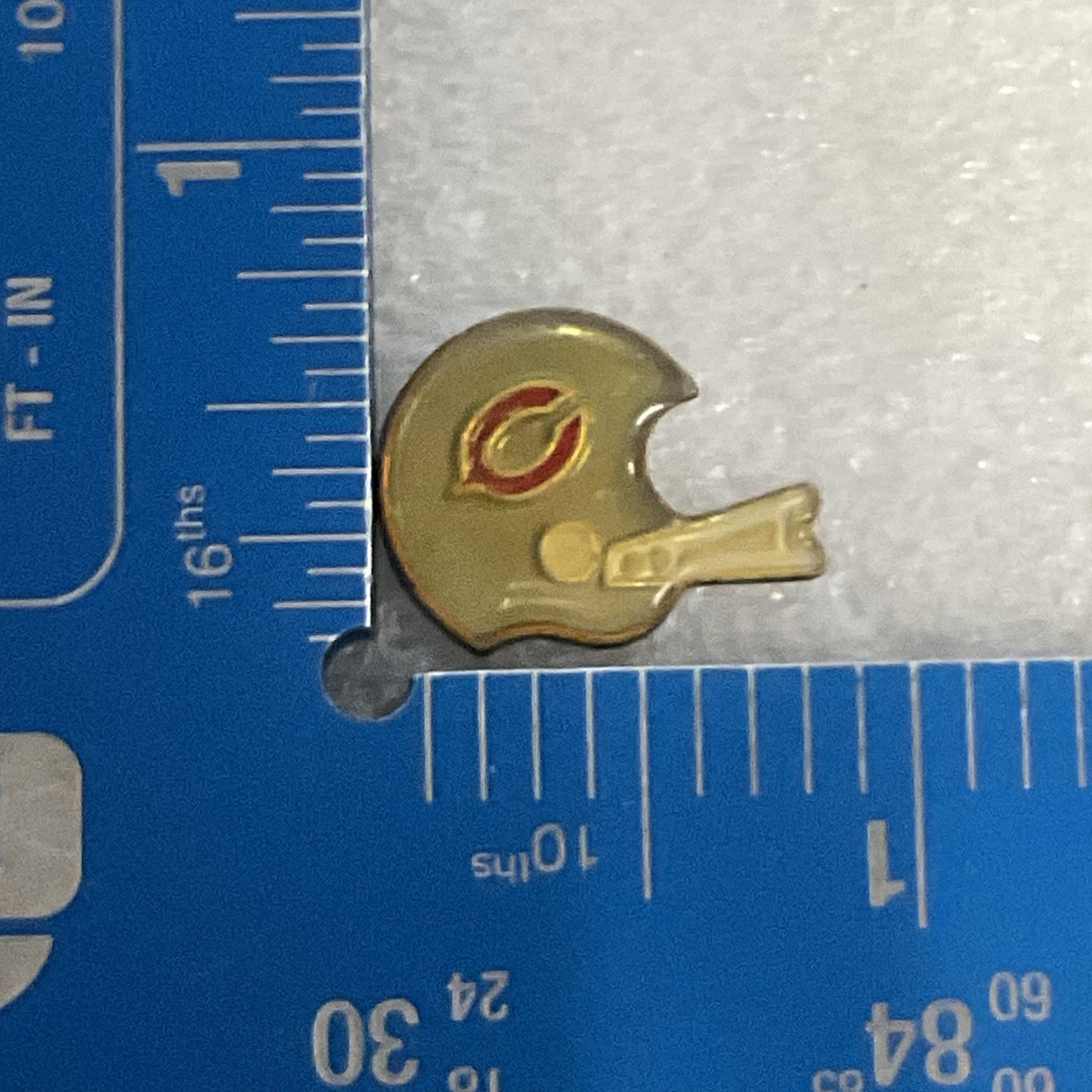 Vintage Chicago Bears Helmet Pin NFL Football Collectible Lapel Hat Tie Tack - Image 3