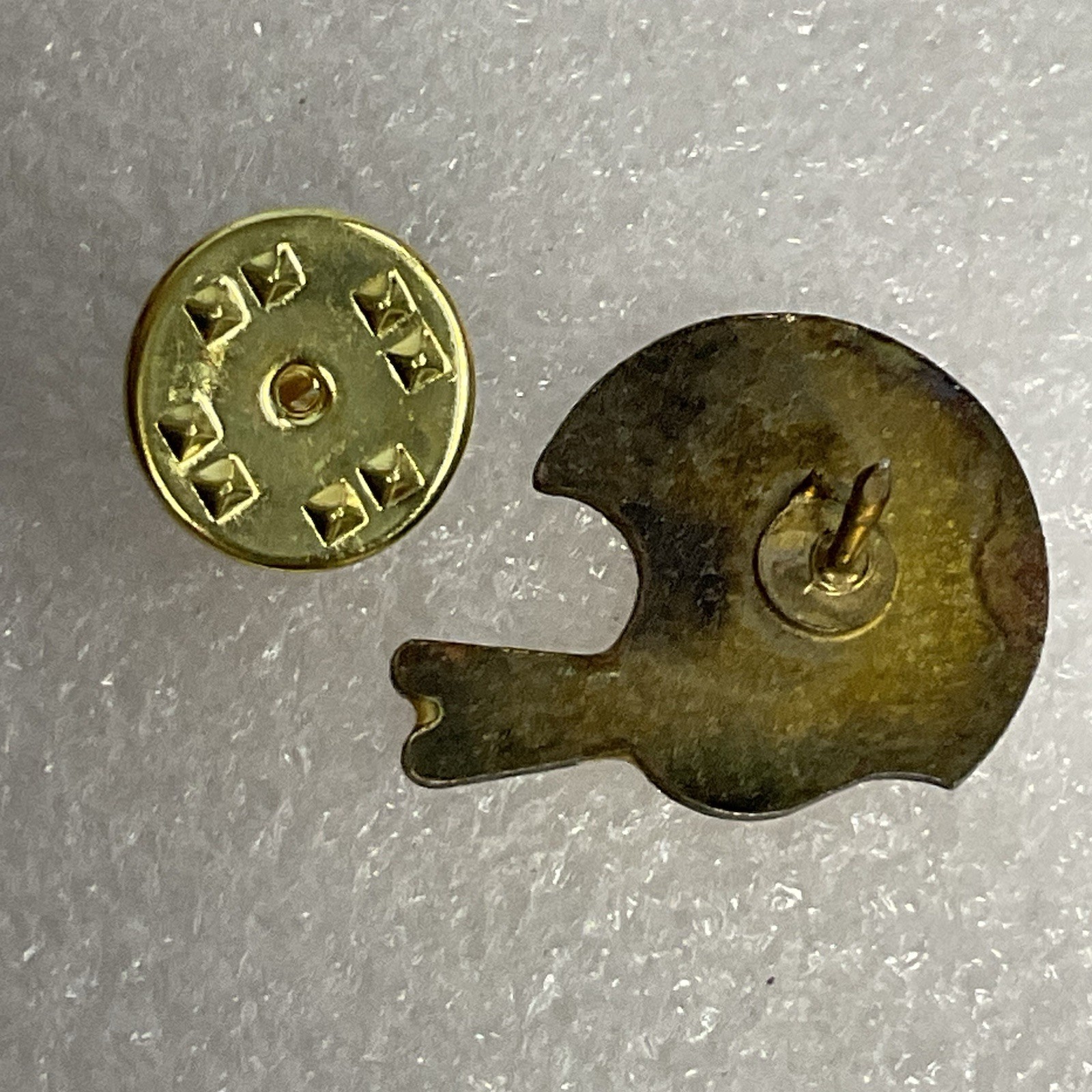 Vintage Chicago Bears Helmet Pin NFL Football Collectible Lapel Hat Tie Tack - Image 7