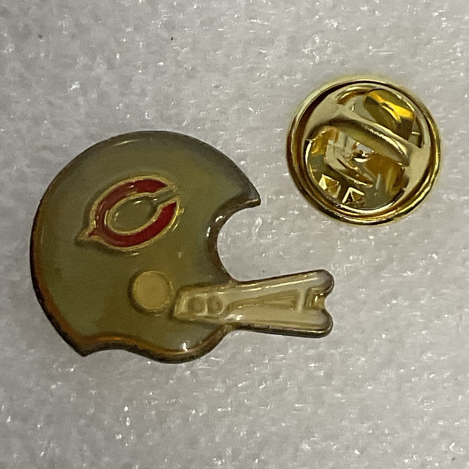 Vintage Chicago Bears Helmet Pin NFL Football Collectible Lapel Hat Tie Tack - Image 8
