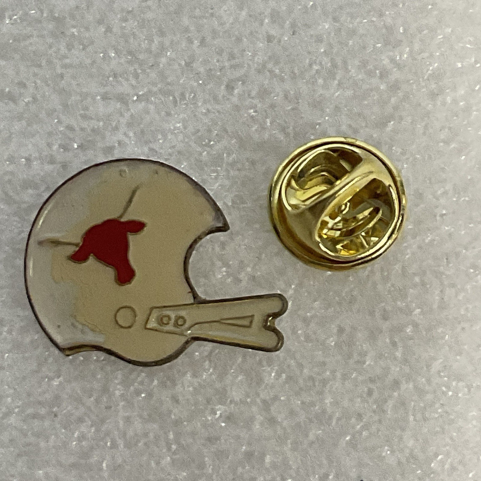 Texas Longhorns Vintage Football Helmet Lapel Pin NCAA Memorabilia Collectible - Image 4