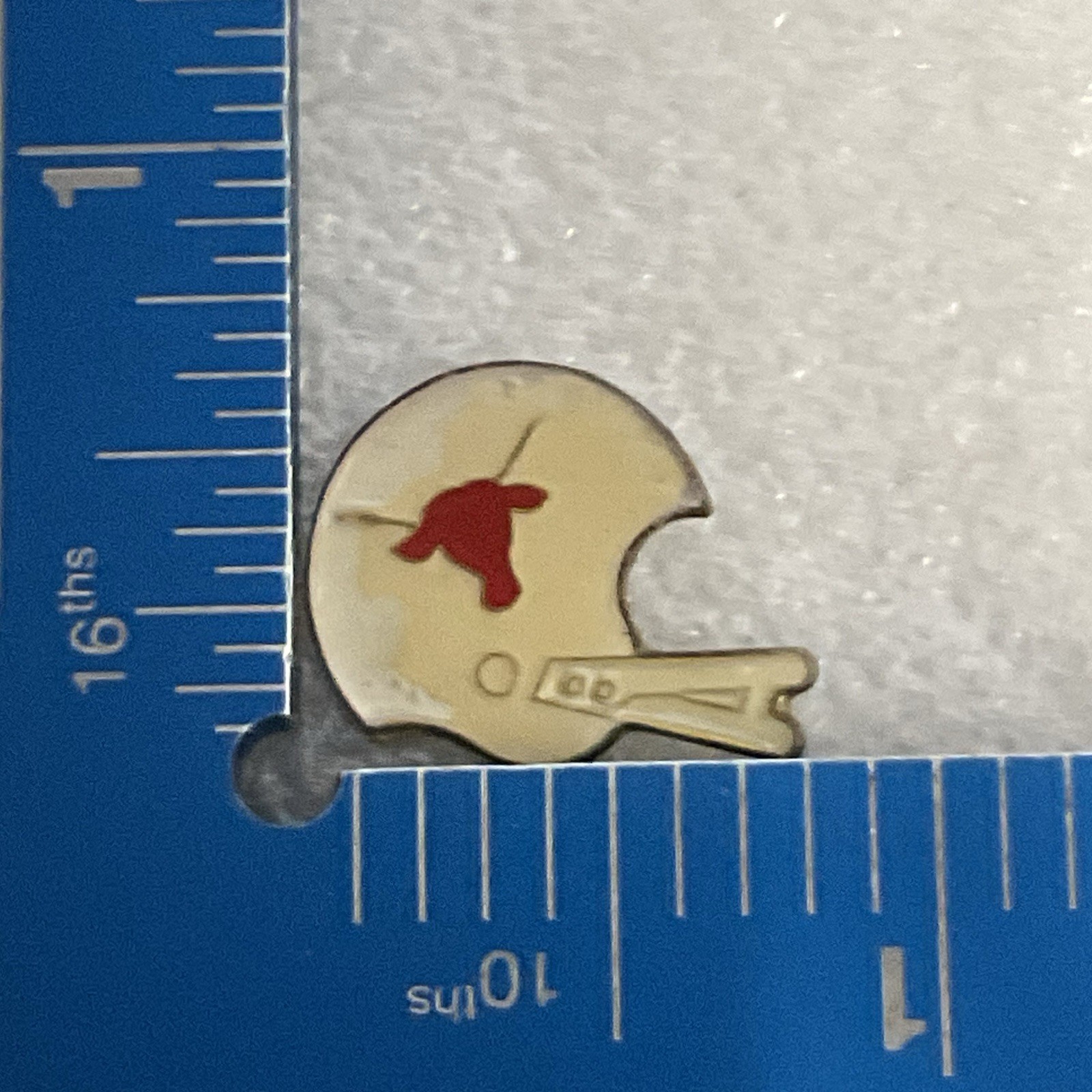 Texas Longhorns Vintage Football Helmet Lapel Pin NCAA Memorabilia Collectible - Image 3