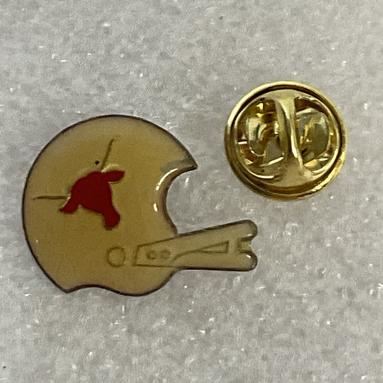 Vintage Texas Longhorns Football Helmet Pin Gold Tone Red Logo Rare Collectible - Image 8