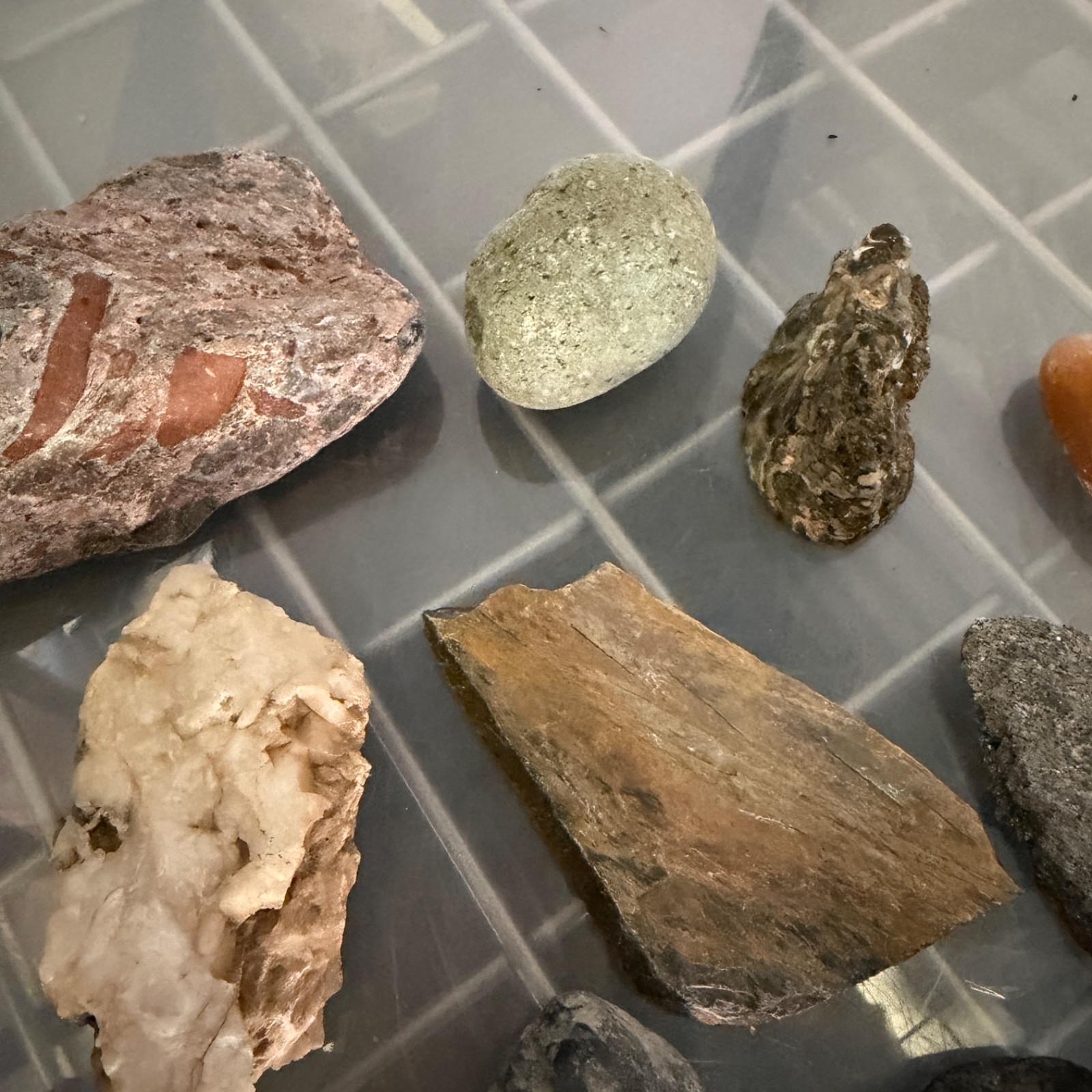 24 Pc Mixed Rock Mineral Specimen Lot Polished Rough 4 lb 5.1 oz - Image 5