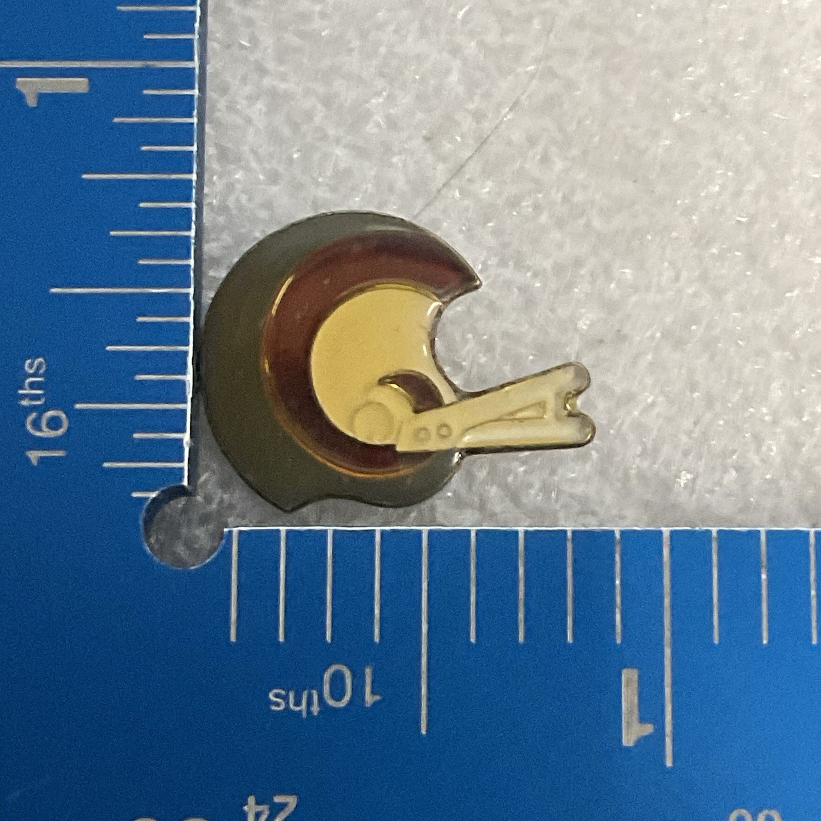 VTG Los Angeles Rams Football Helmet Pin Lapel NFL Collectible Memorabilia - Image 3