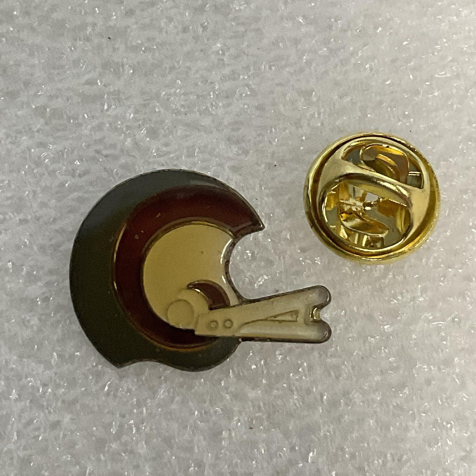 VTG Los Angeles Rams Football Helmet Pin Lapel NFL Collectible Memorabilia - Image 4