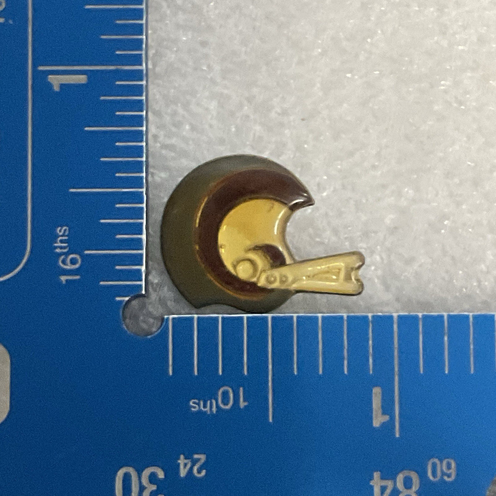 Vintage Los Angeles Rams NFL Football Helmet Lapel Pin Rare Collectible - Image 3
