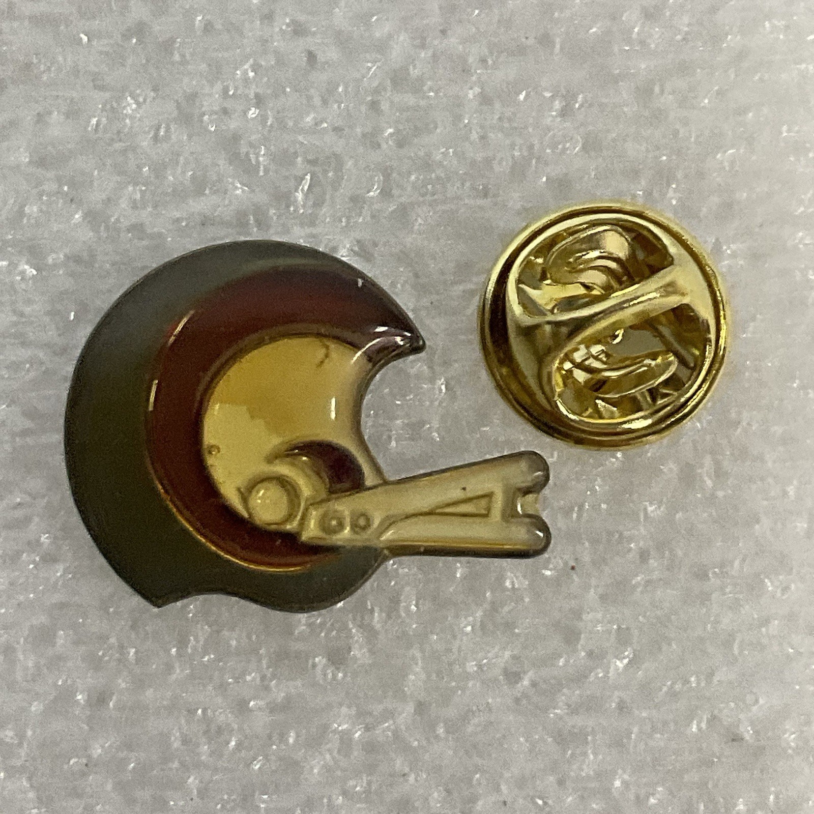 Vintage Los Angeles Rams NFL Football Helmet Lapel Pin Rare Collectible - Image 4