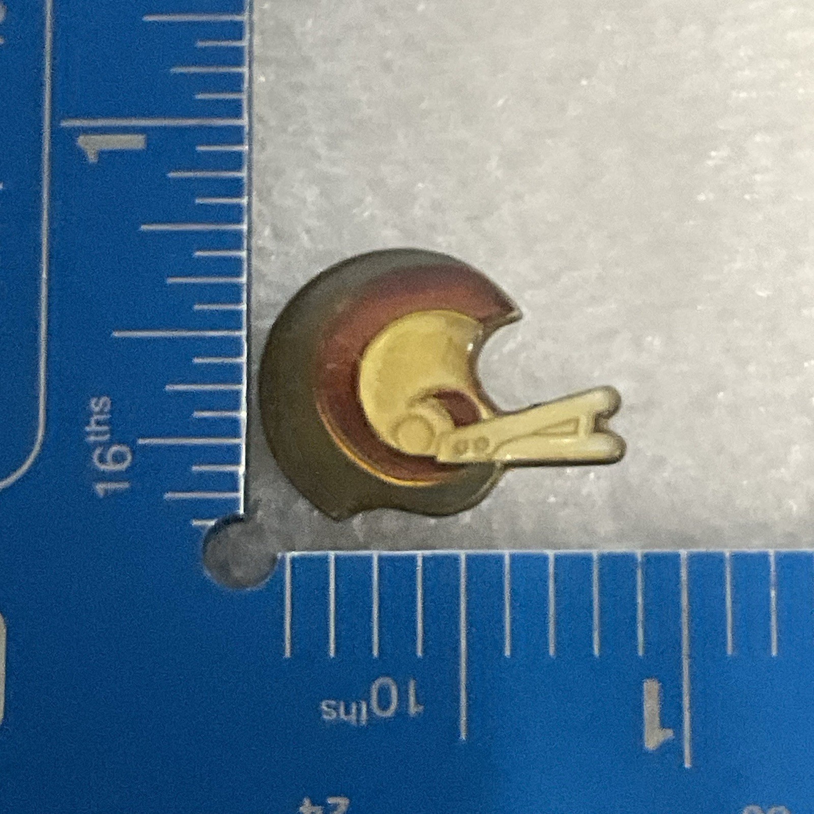 Vintage Los Angeles Rams Football Helmet Lapel Pin – NFL Collectible - Image 3