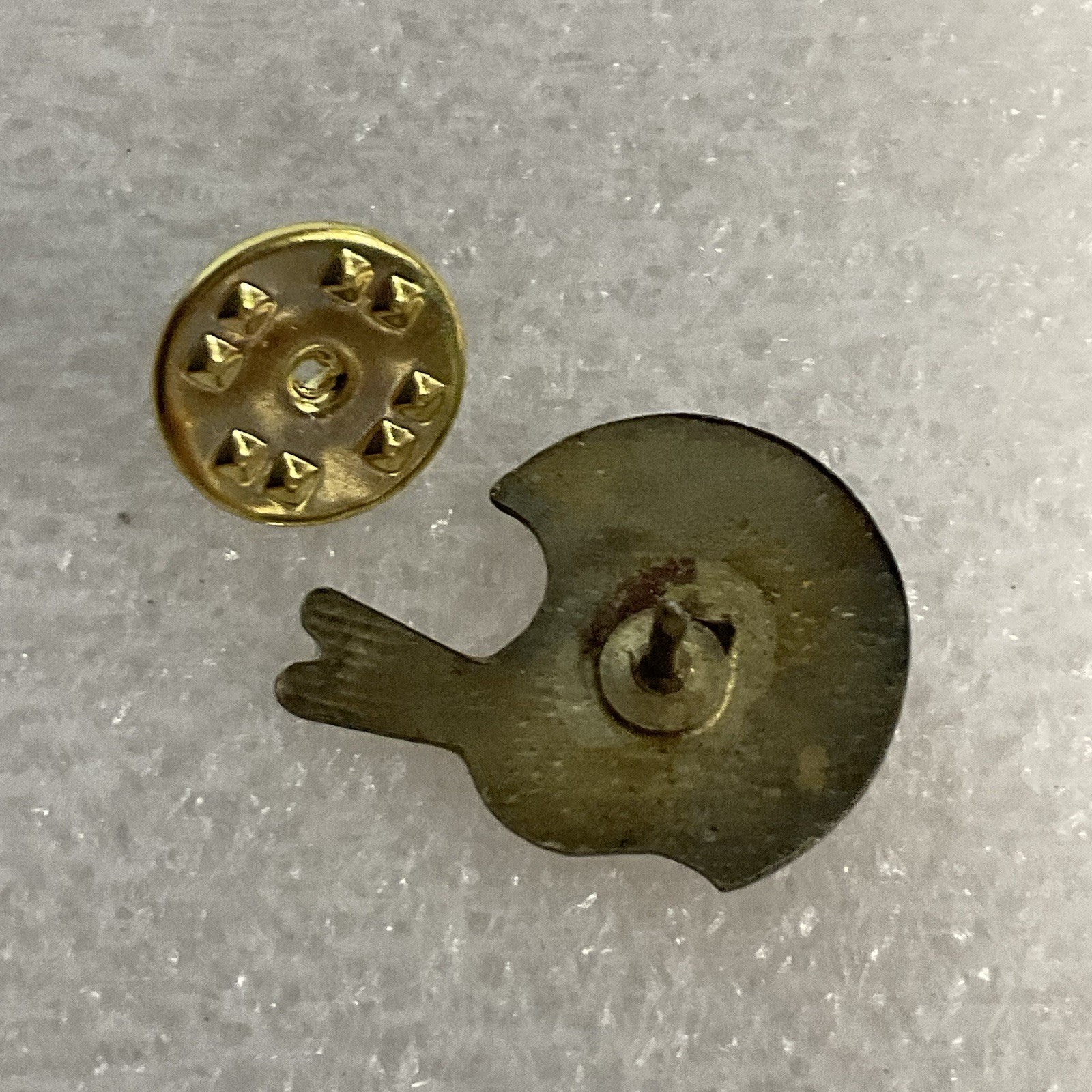 Vintage Los Angeles Rams Football Helmet Pin Lapel NFL Memorabilia Collectible - Image 4