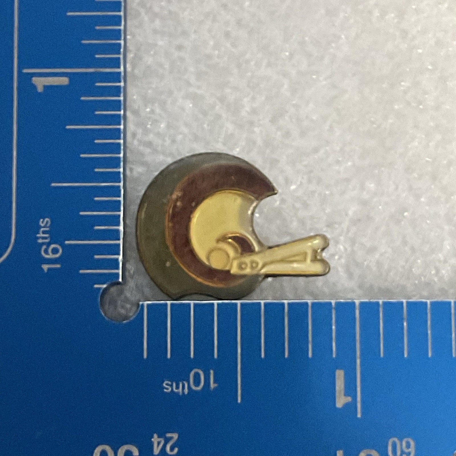 VTG NFL Los Angeles Rams Helmet Lapel Pin Rare Collectible Football Memorabilia - Image 3