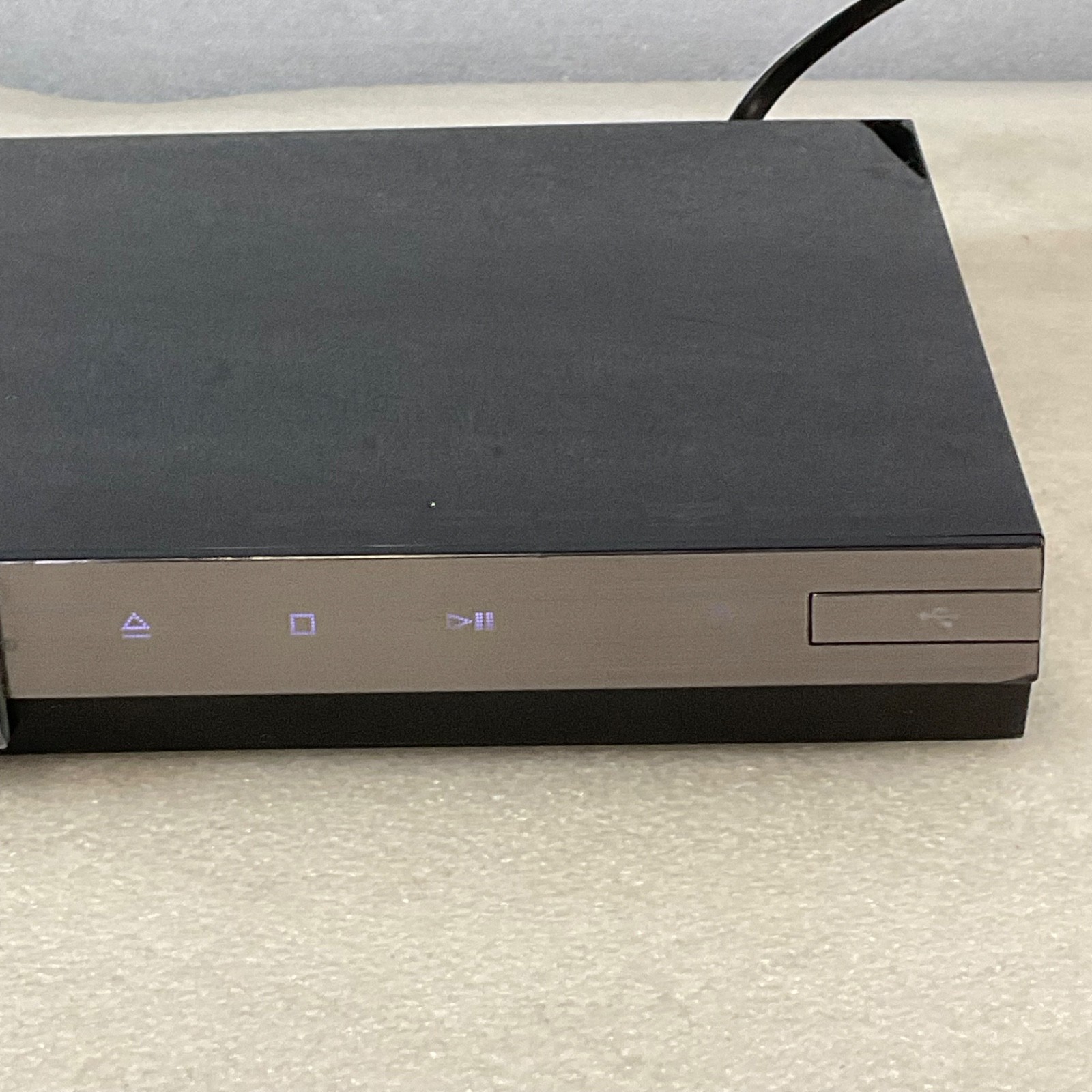 Samsung BD-C6800 3D Blu-ray Disc Player HDMI 7.1 Audio No Remote - Image 2