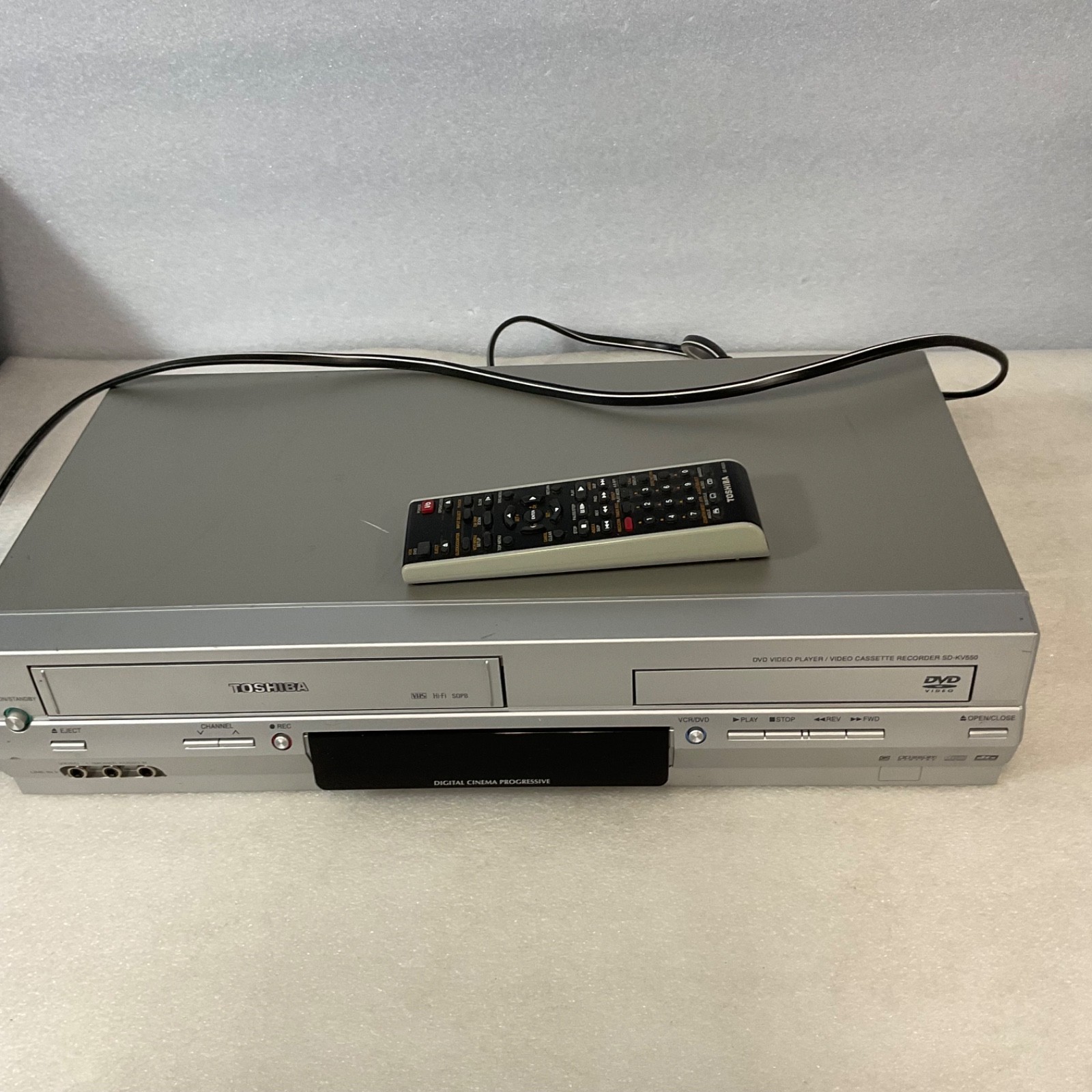 Toshiba SD-KV550SU DVD VCR Combo With Remote For Parts Not Working - Image 2