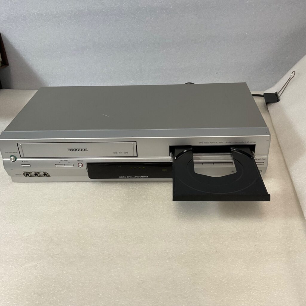 Toshiba SD-KV550SU DVD VCR Combo With Remote For Parts Not Working - Image 1