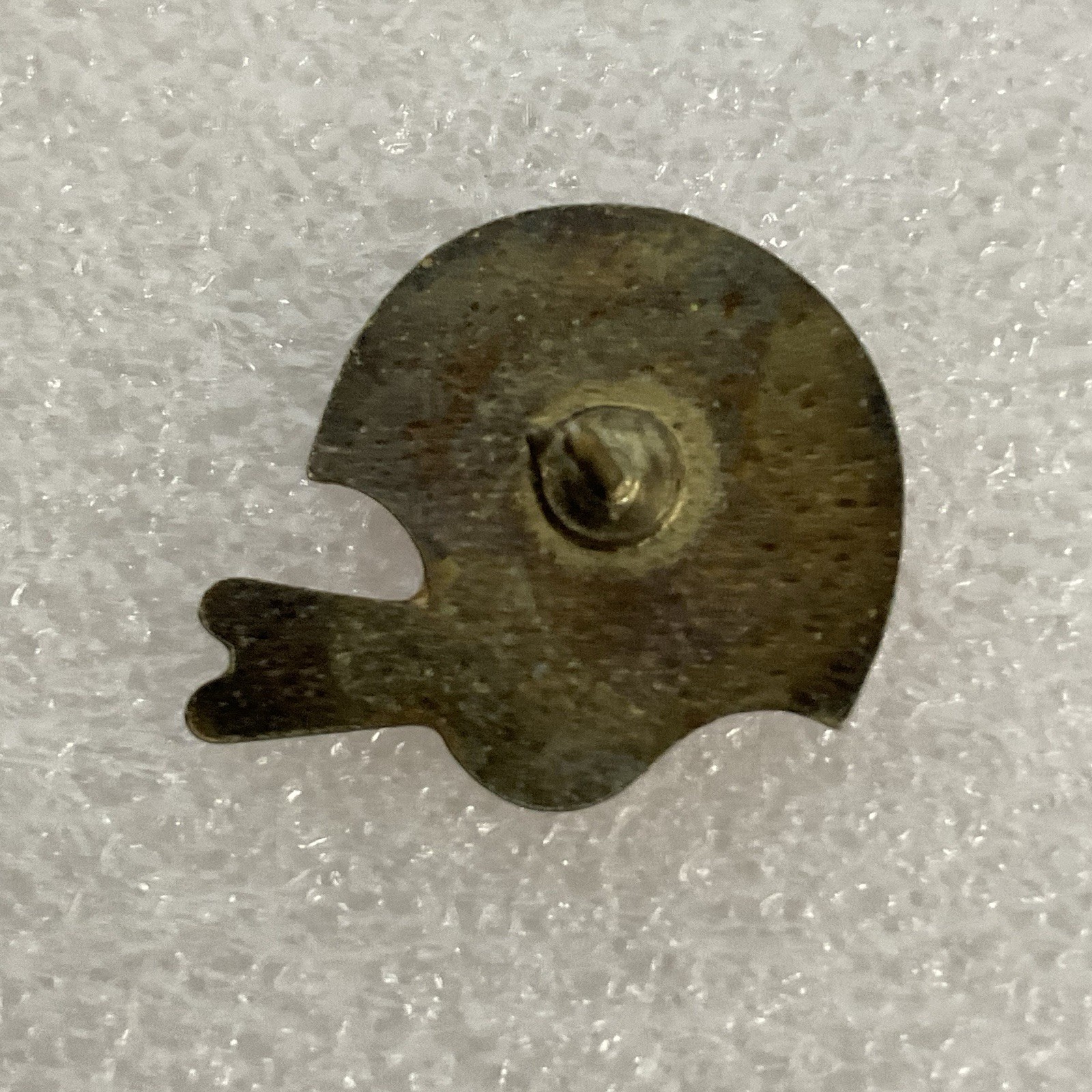 VTG Oklahoma Sooners Football Helmet Pin Metal Enamel NCAA Collectible - Image 2