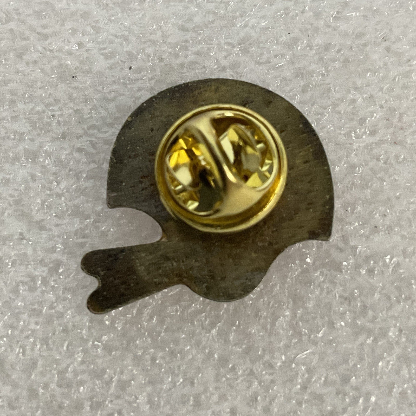 VTG Oklahoma Sooners Football Helmet Pin Metal Enamel NCAA Collectible - Image 6