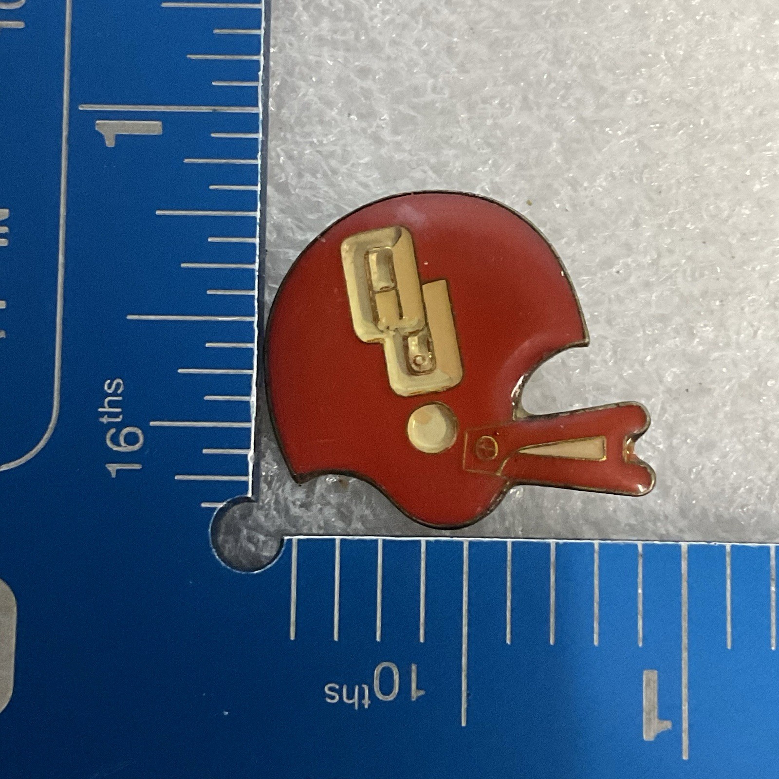 Oklahoma Sooners Football Helmet Pin Red Metal Enamel NCAA College OU VTG - Image 3