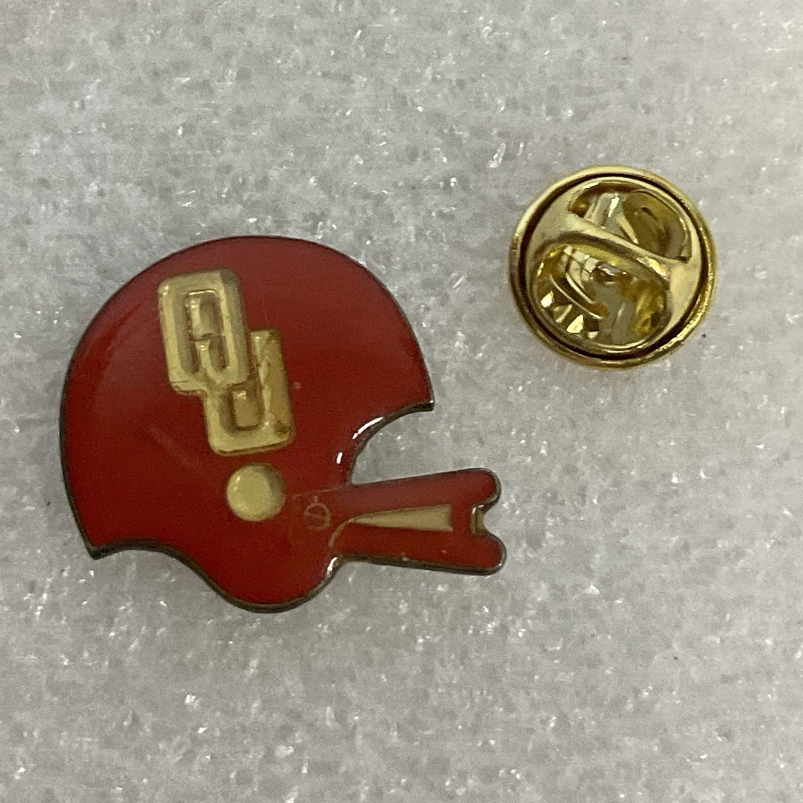 Vintage Oklahoma Sooners Football Helmet Pin Red Enamel NCAA Collectible OU - Image 4