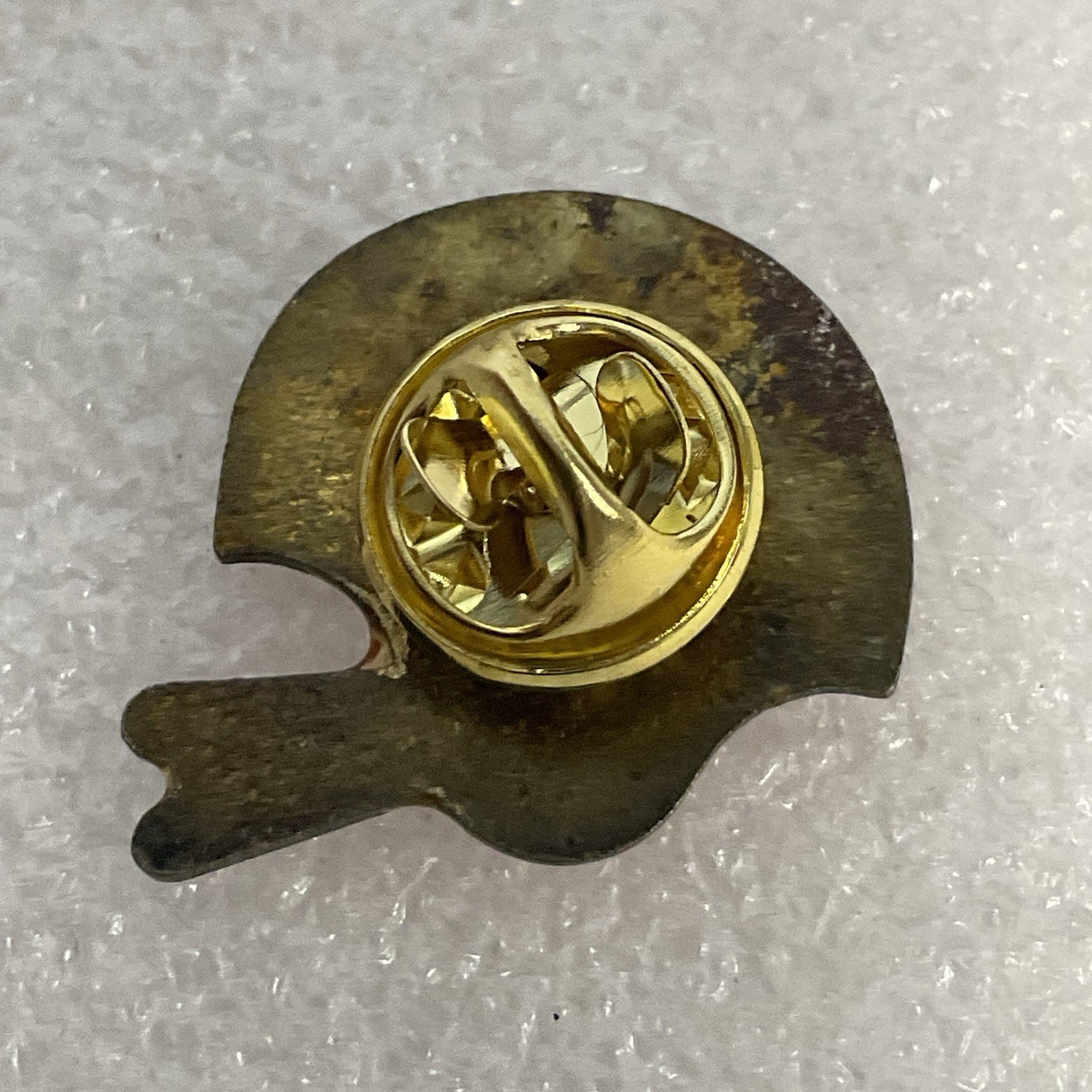 Vintage Oklahoma Sooners Football Helmet Pin Metal Enamel NCAA OU Lapel Badge - Image 6