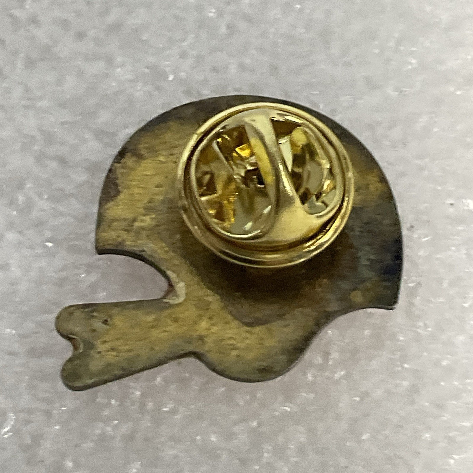 Vintage OU Oklahoma Sooners Football Helmet Pin Metal Enamel NCAA College - Image 6