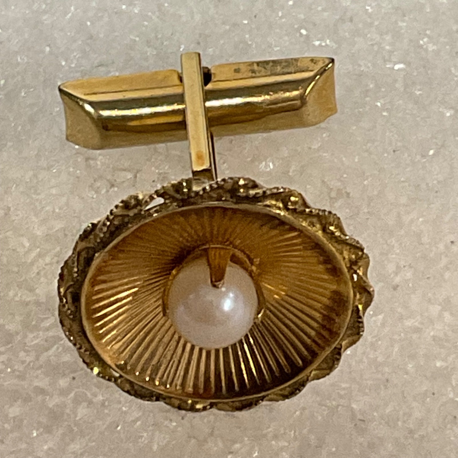 Vintage Gold Tone Cufflinks with Faux Pearl Center 7.27g Classic Formal Jewelry - Image 3